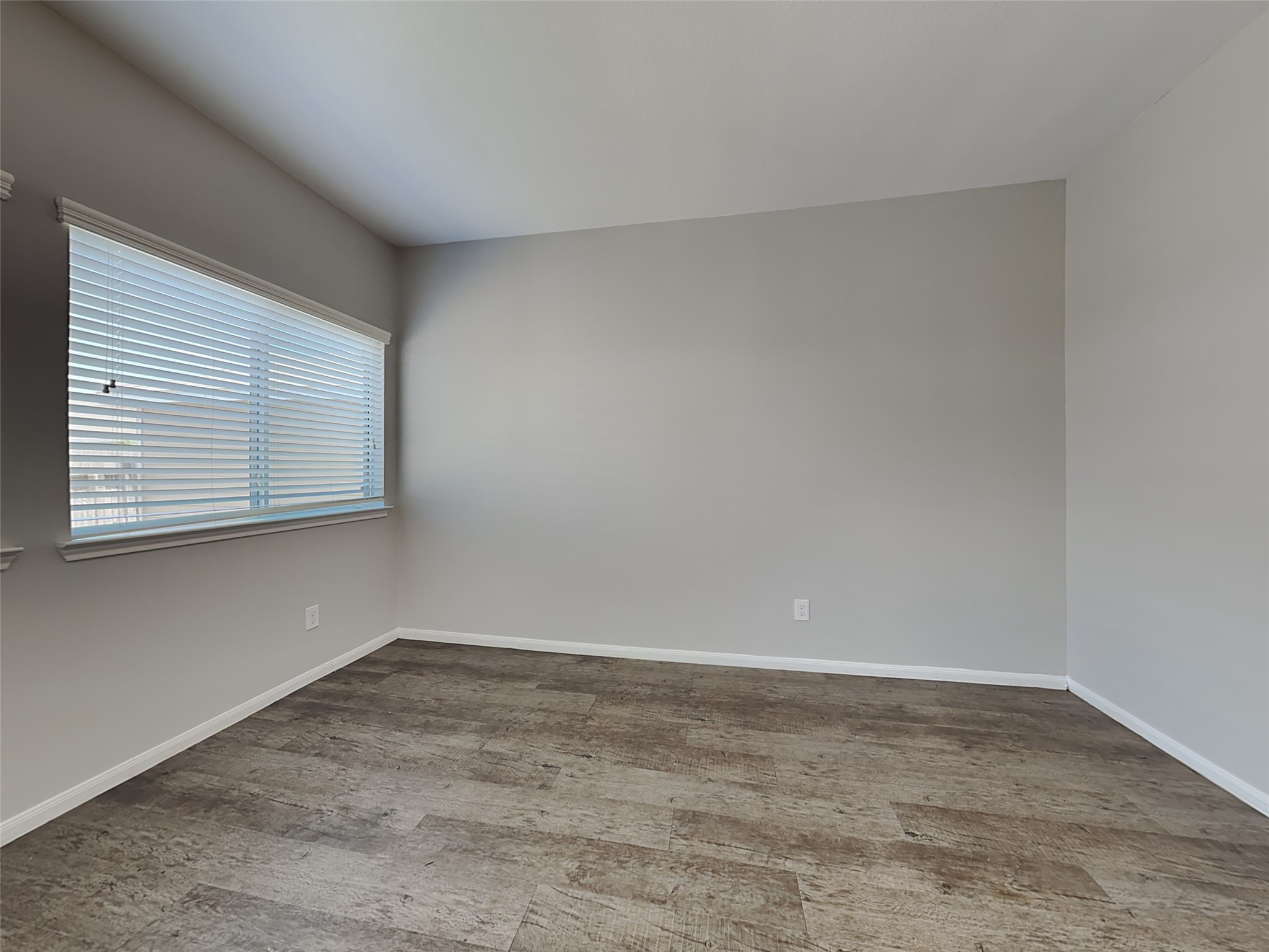 4065 Mossy Place Lane Property Photo 2
