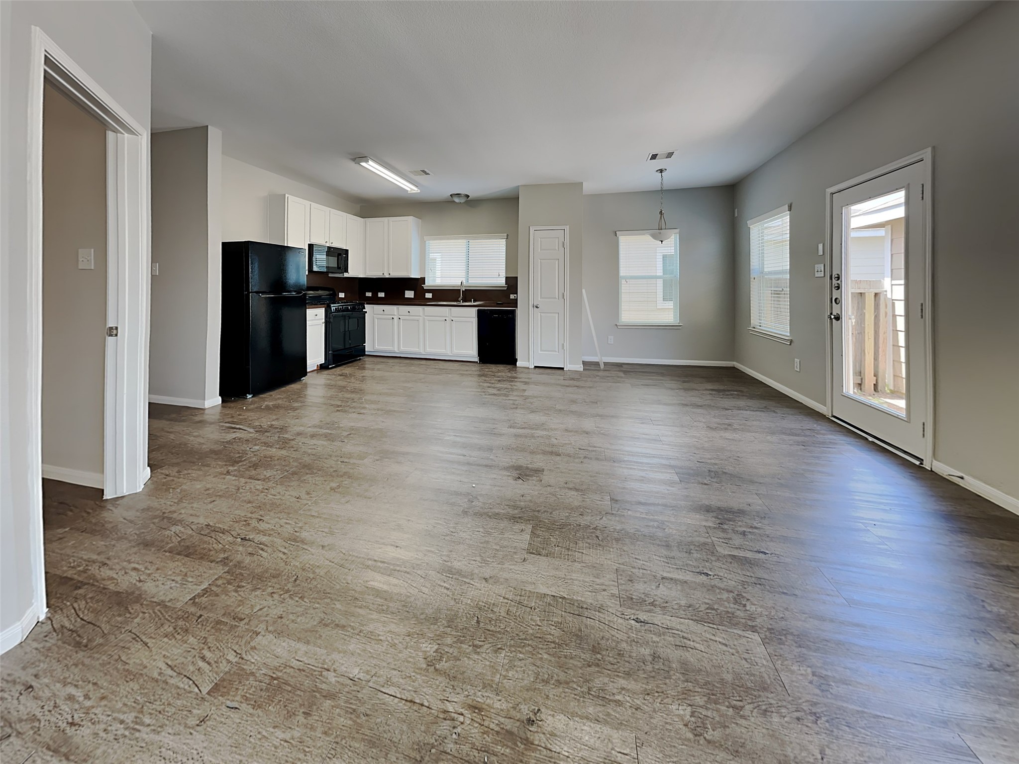 4065 Mossy Place Lane Property Photo 3