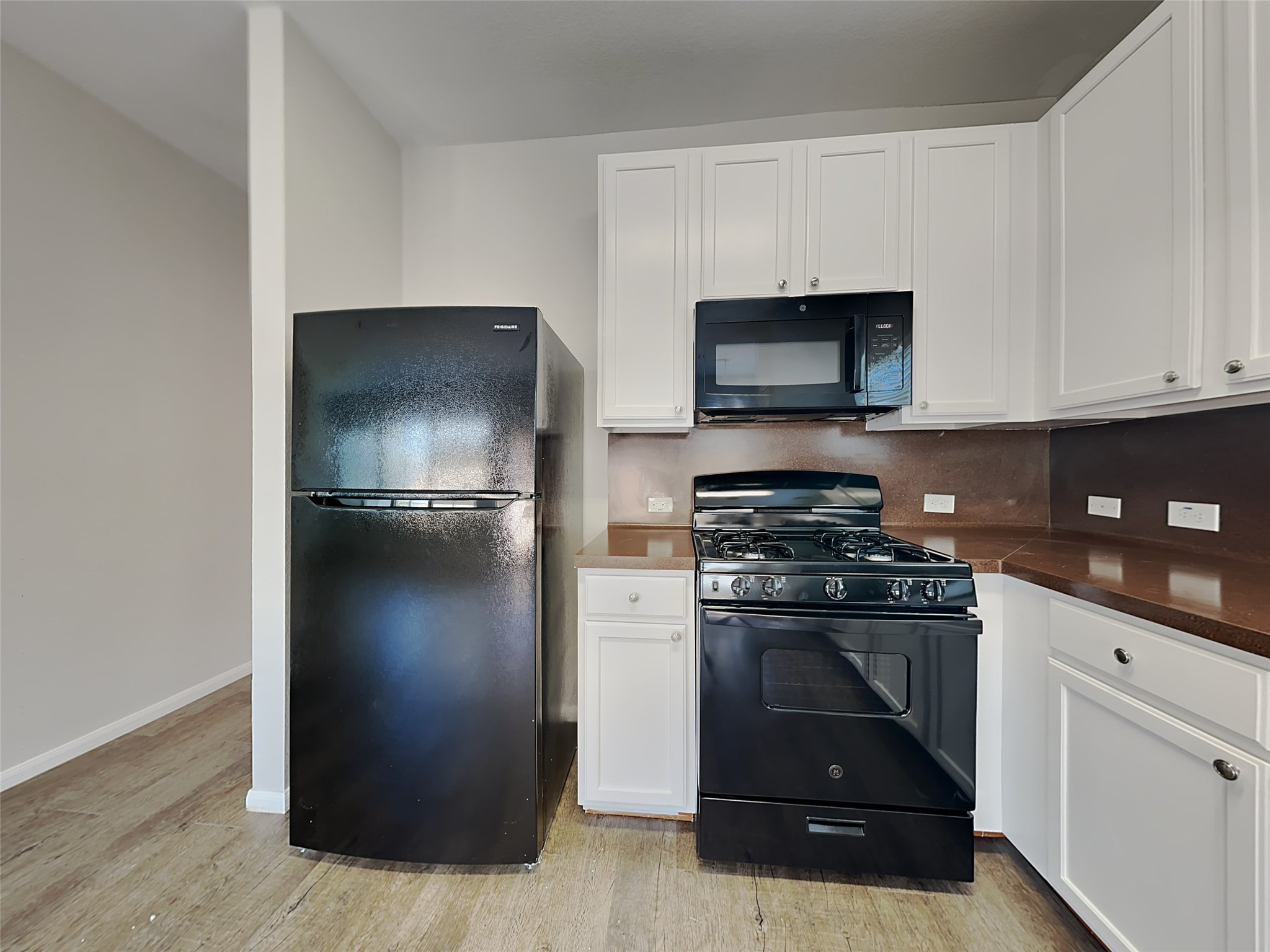 4065 Mossy Place Lane Property Photo 4