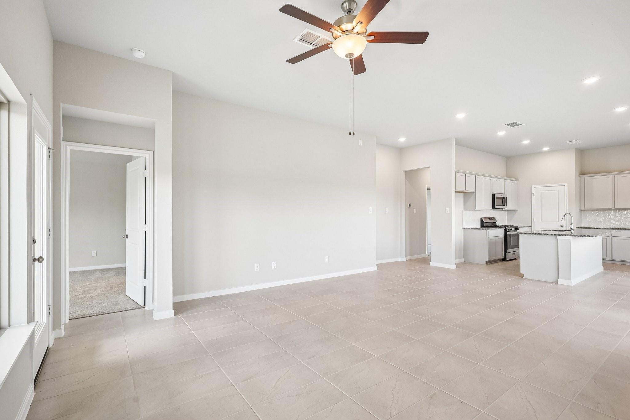 739 Hidden Meadow Street, Bonney Tx 77583 Property Photo 11