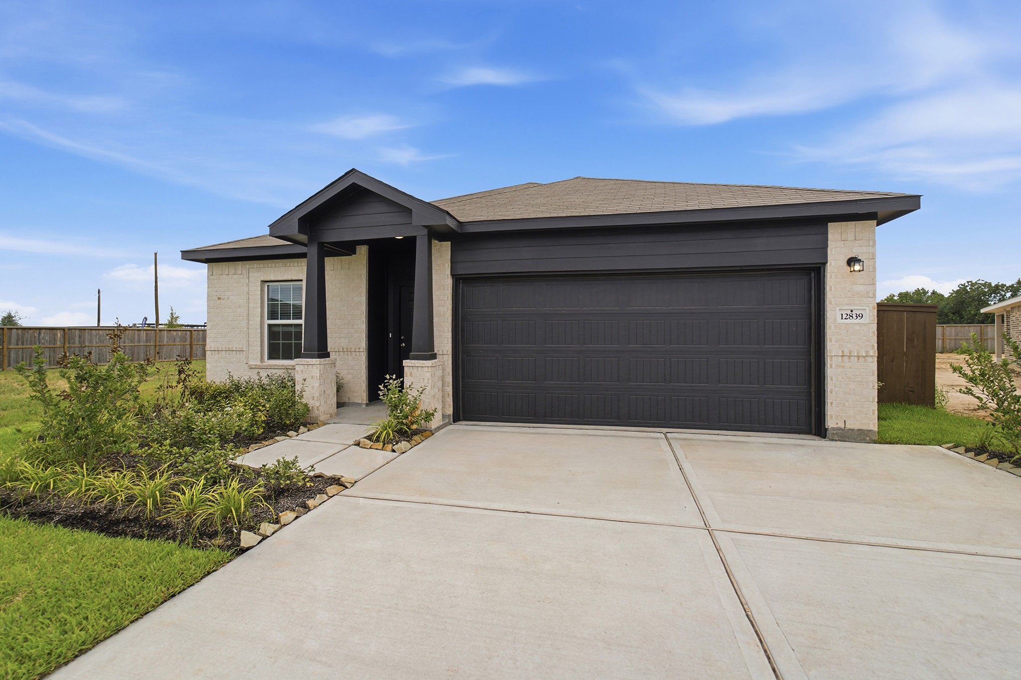 12839 Sunny Fields Lane Property Photo 3