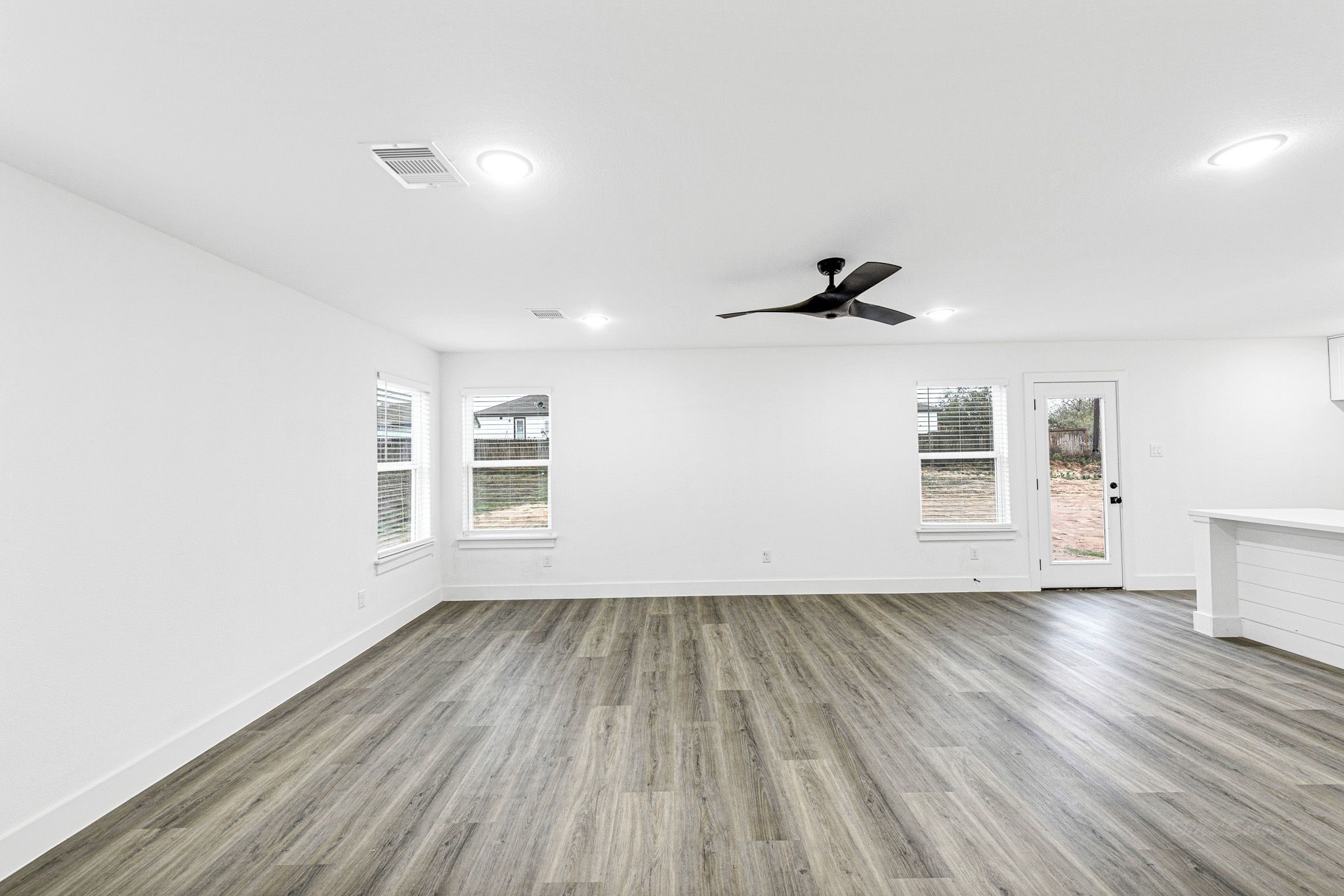 1025 20th Street Property Photo 5