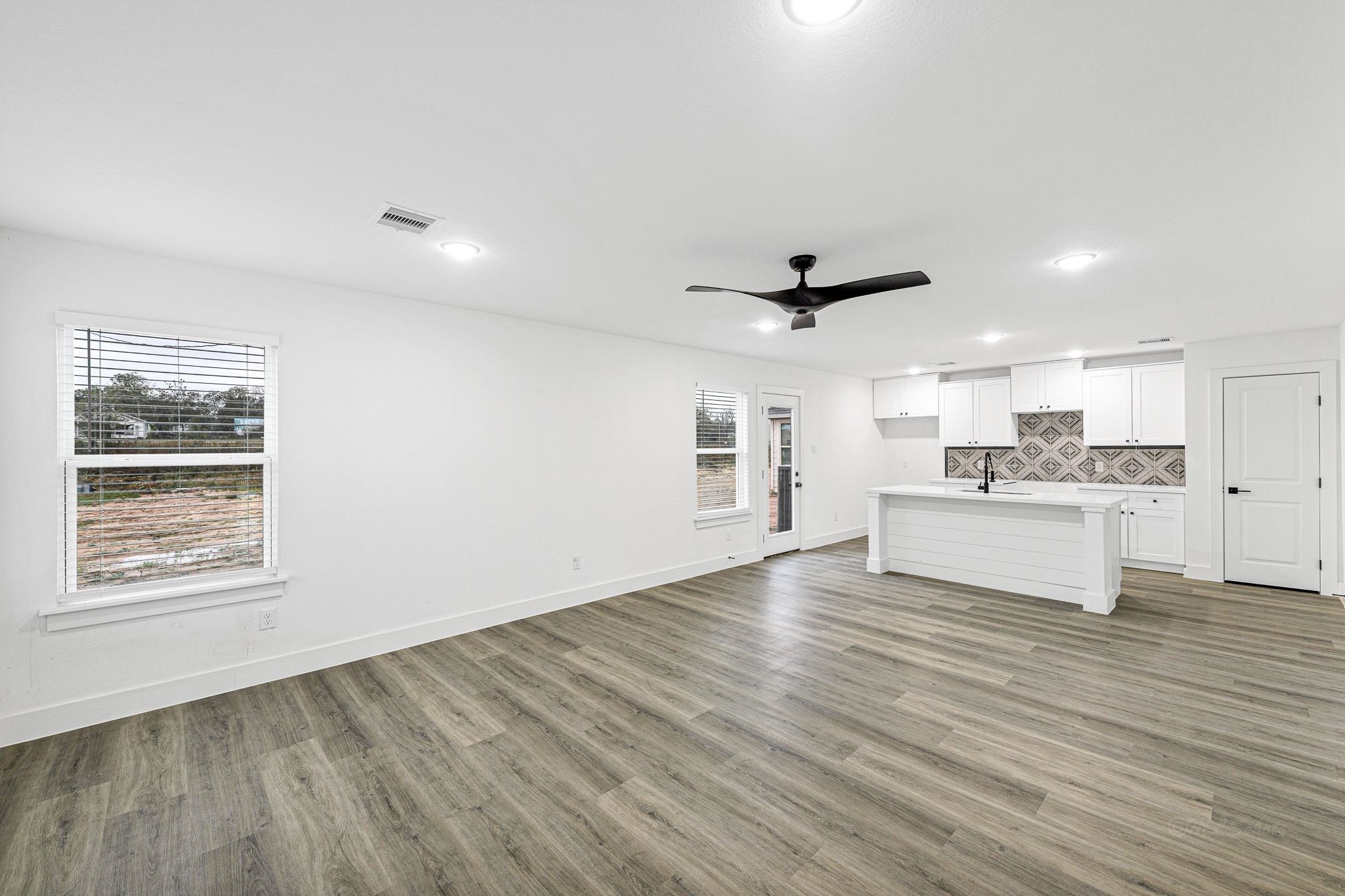 1025 20th Street Property Photo 6