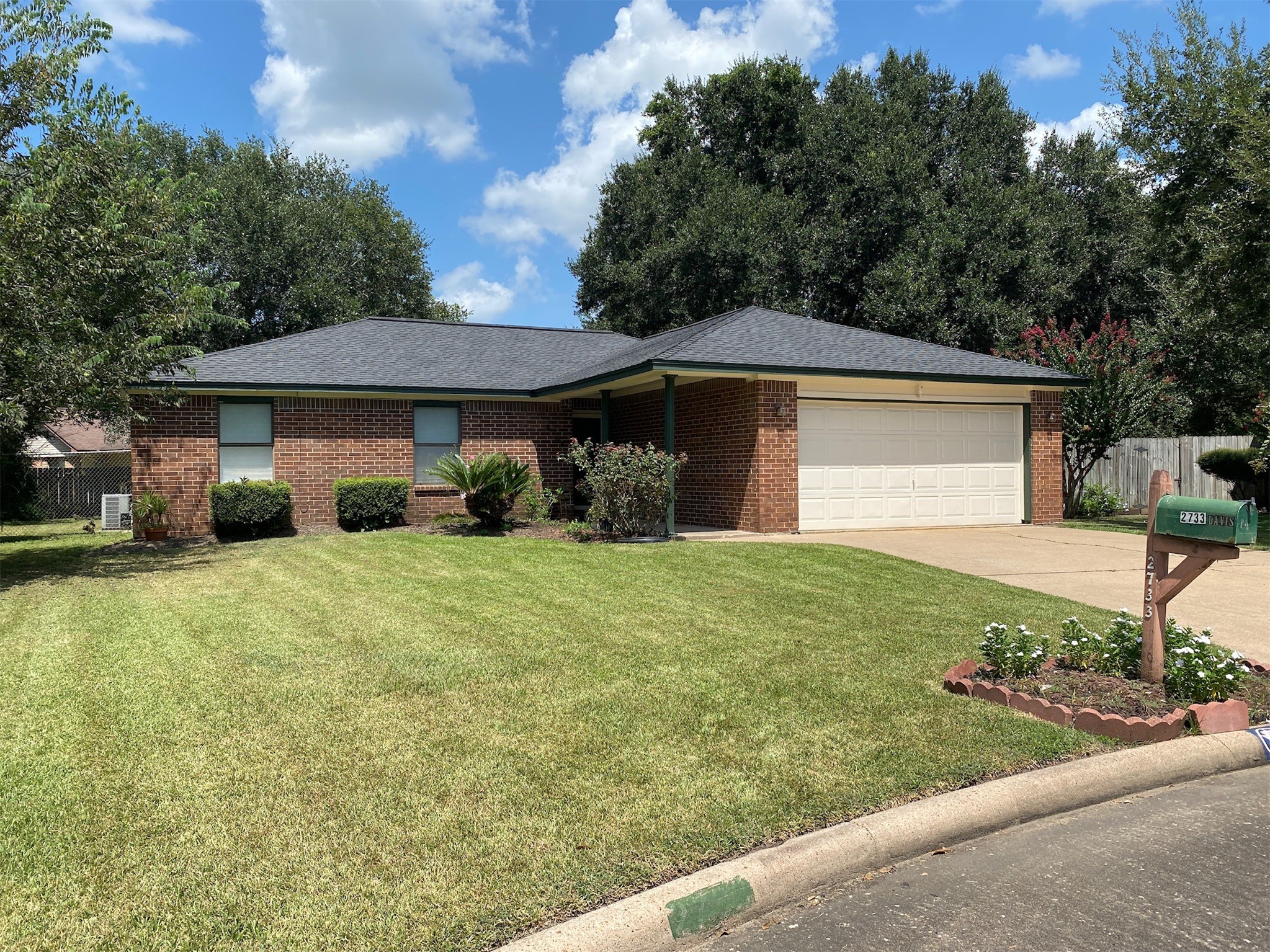 2733 Davis Avenue Property Photo 1