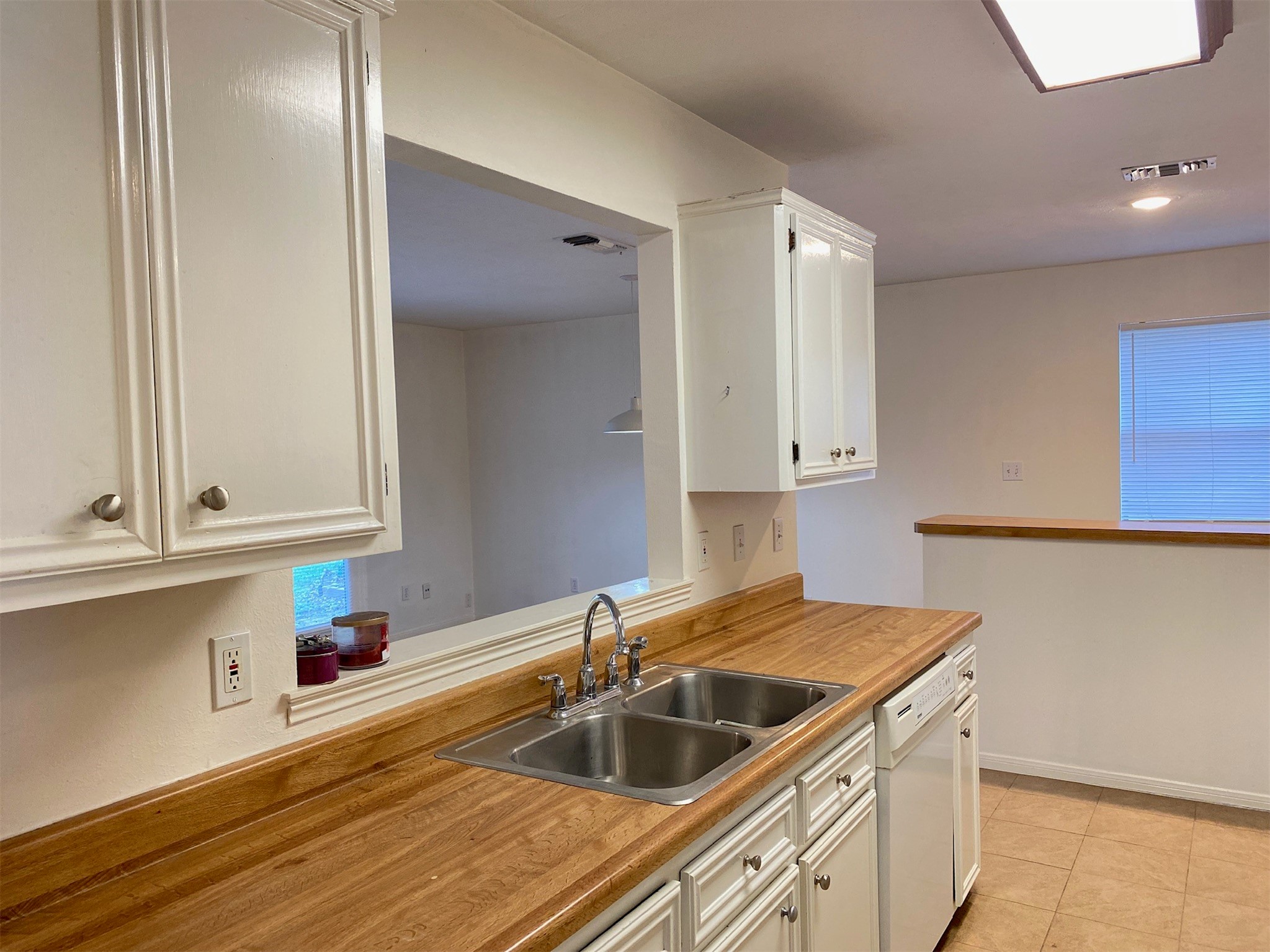2733 Davis Avenue Property Photo 10
