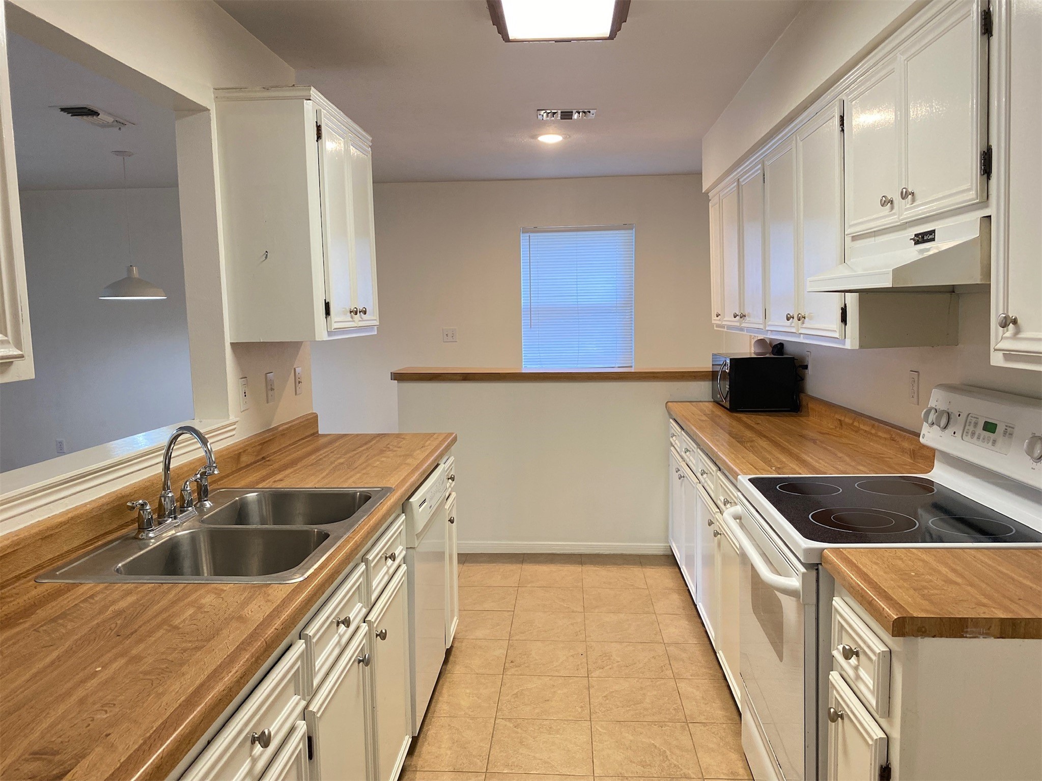 2733 Davis Avenue Property Photo 11