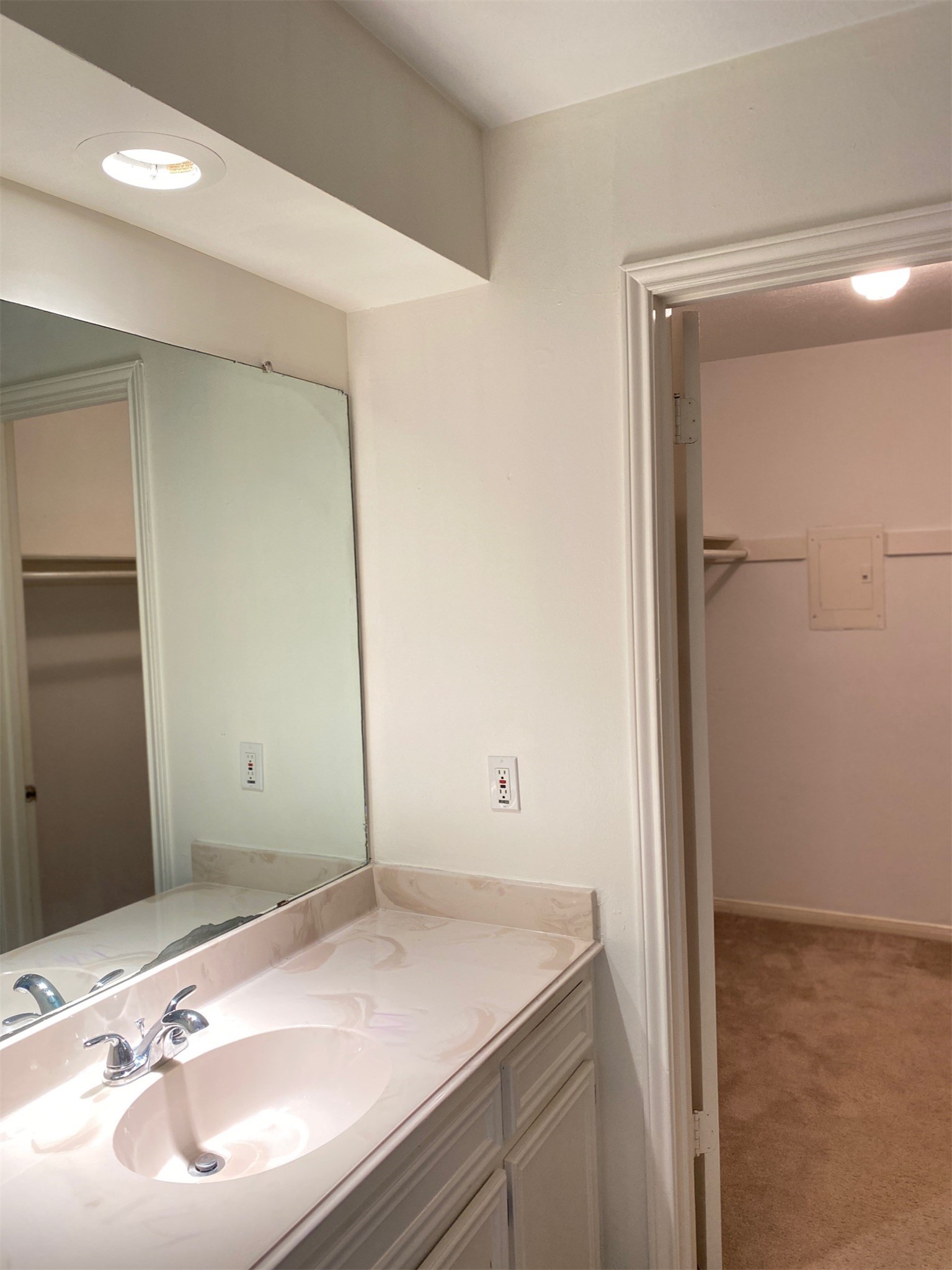 2733 Davis Avenue Property Photo 33