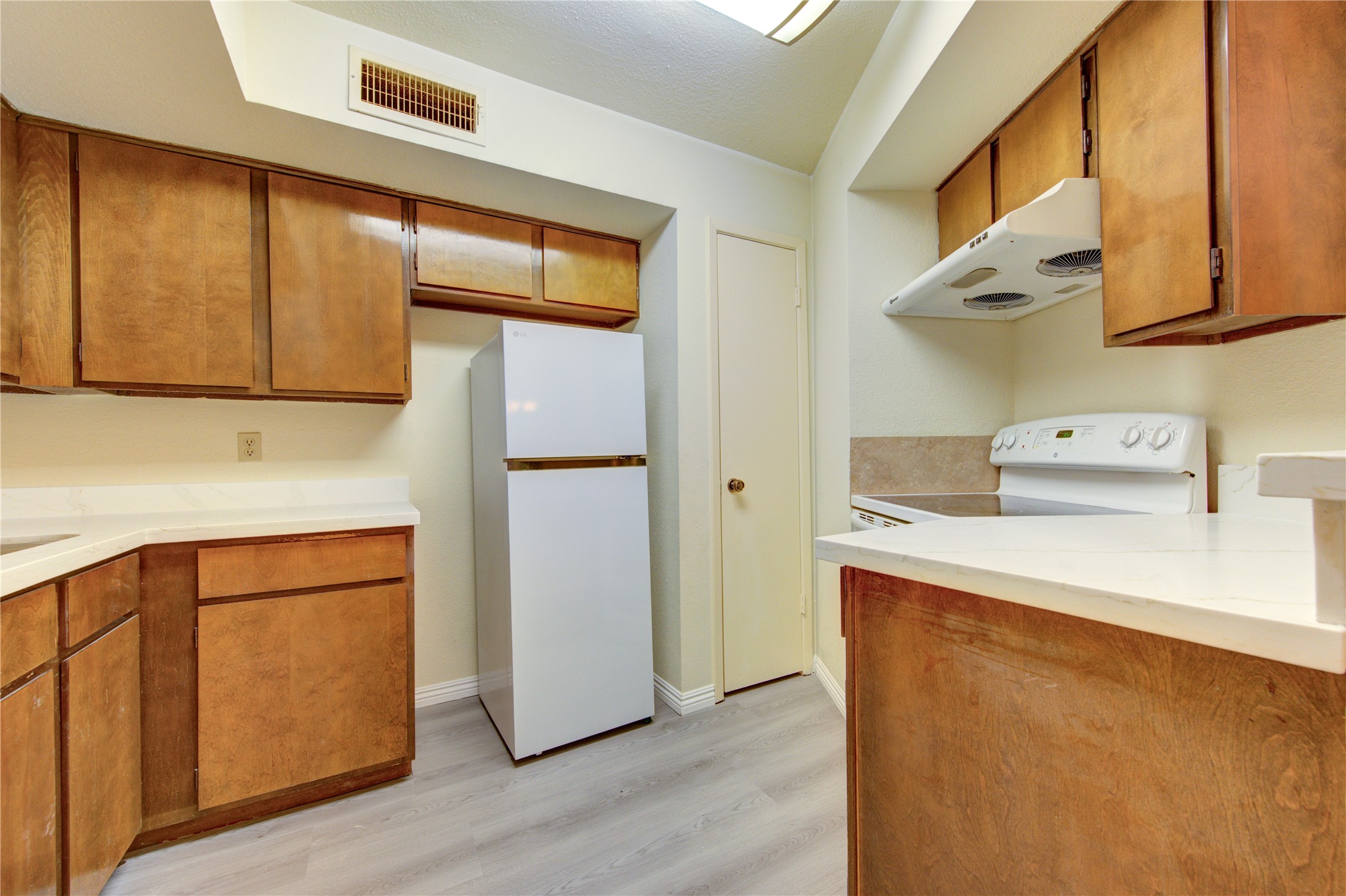 10811 Richmond Avenue 9 Property Photo 14