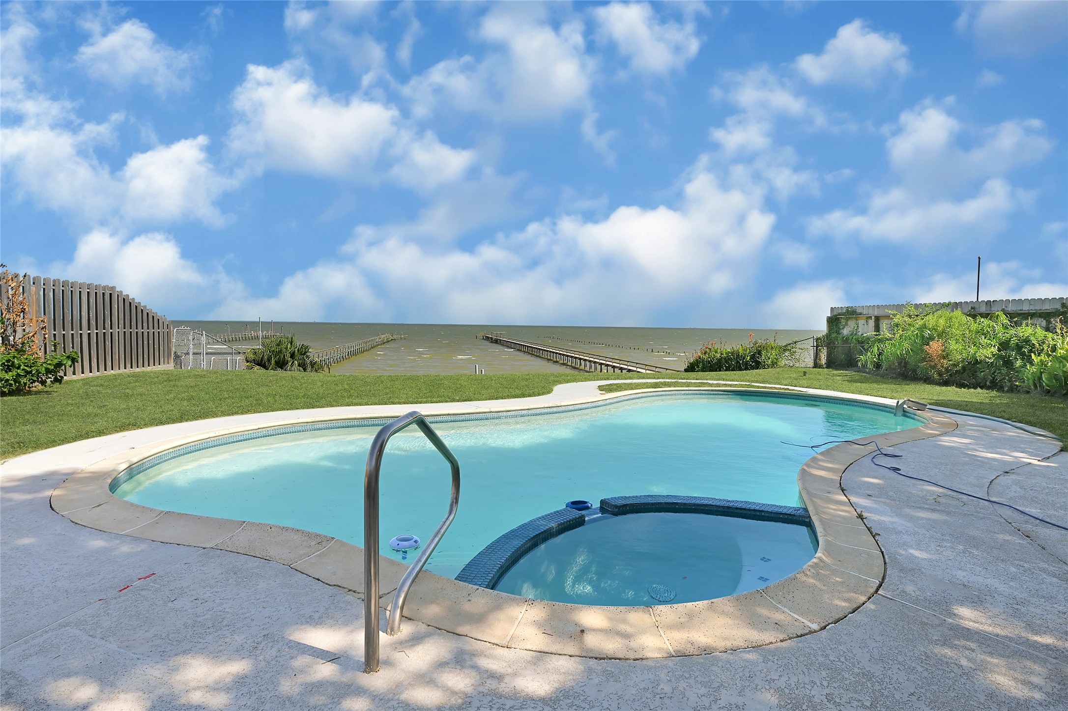 8010 Ocean Drive Property Photo 3