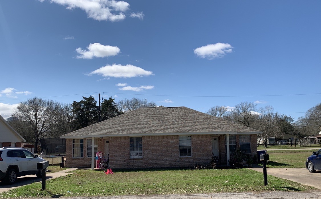 208 Hunters Lane Property Photo 1