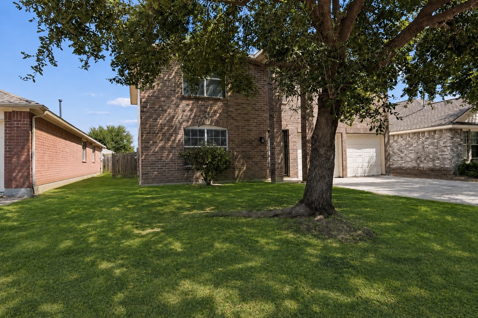 10418 Iris Lake Court Property Photo 2