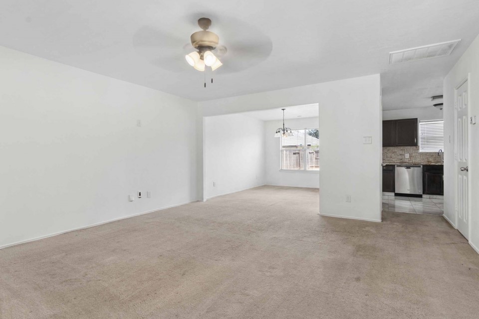 10418 Iris Lake Court Property Photo 3