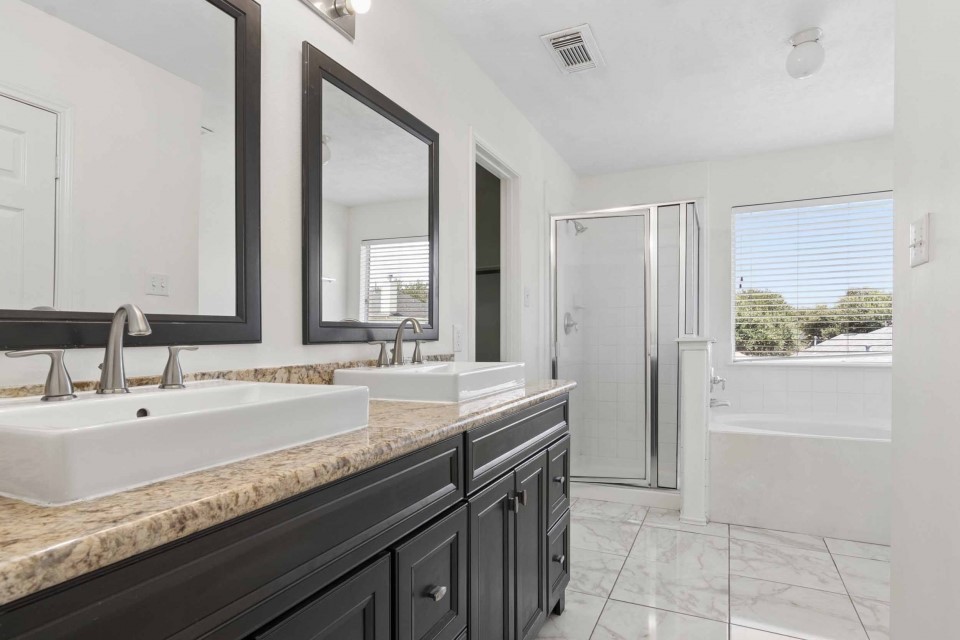 10418 Iris Lake Court Property Photo 16