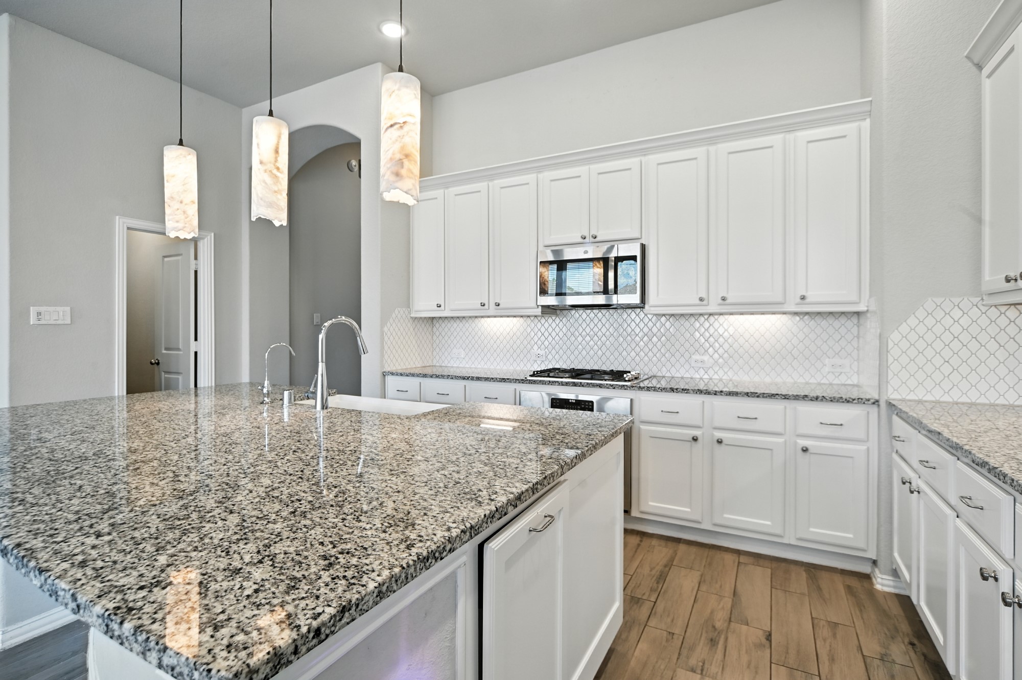 29516 Samara Drive Property Photo 6