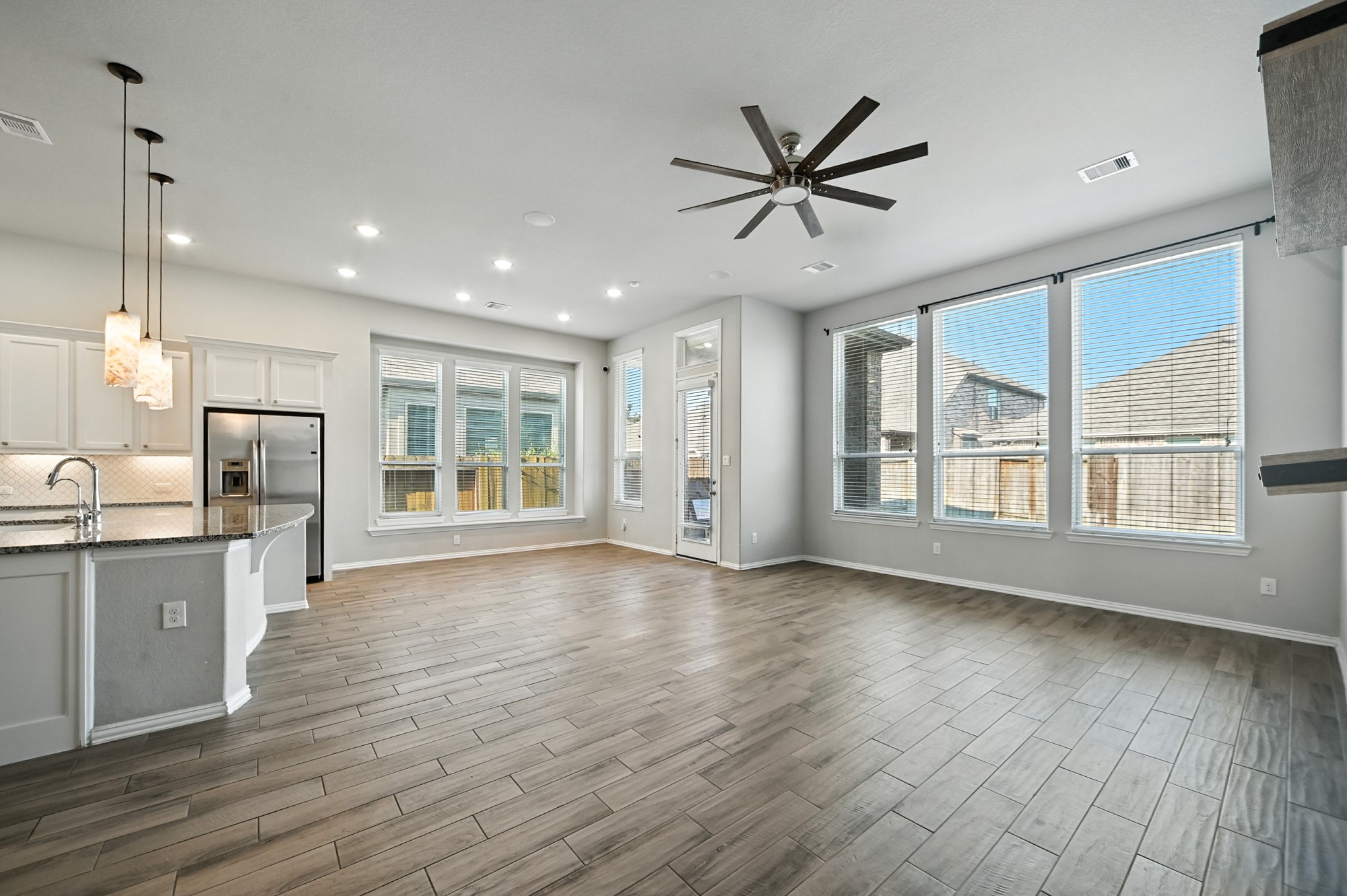 29516 Samara Drive Property Photo 8