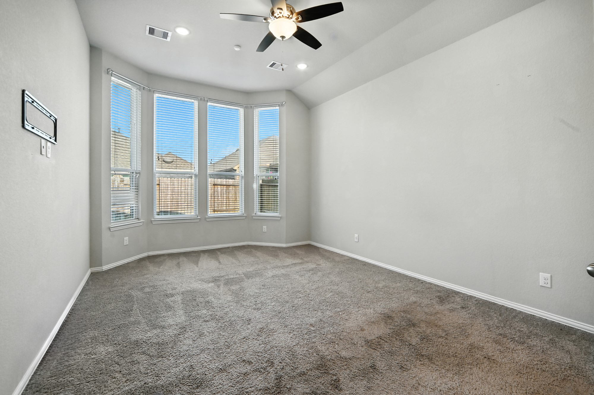 29516 Samara Drive Property Photo 13