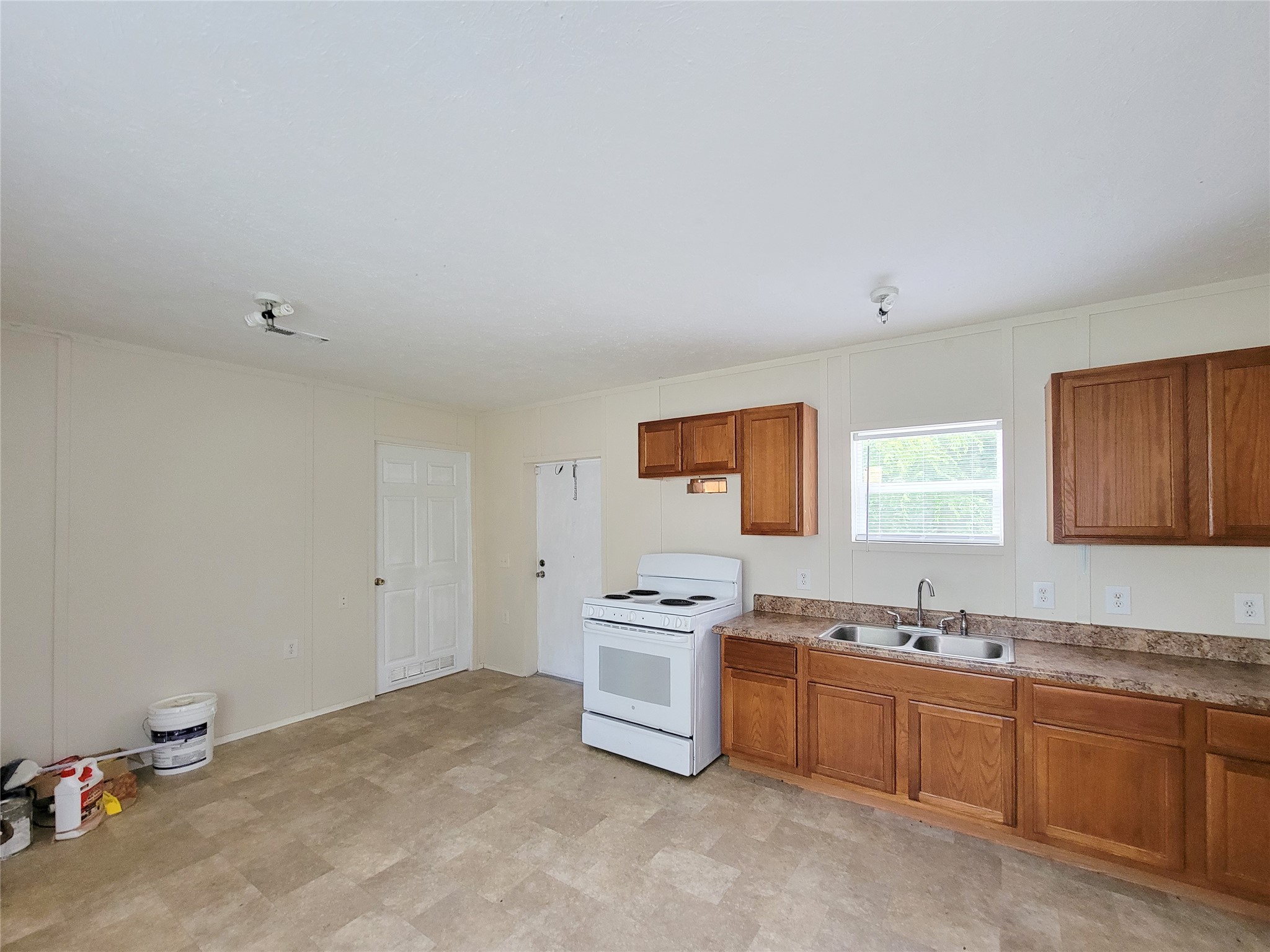 9203 Greens A Property Photo 5