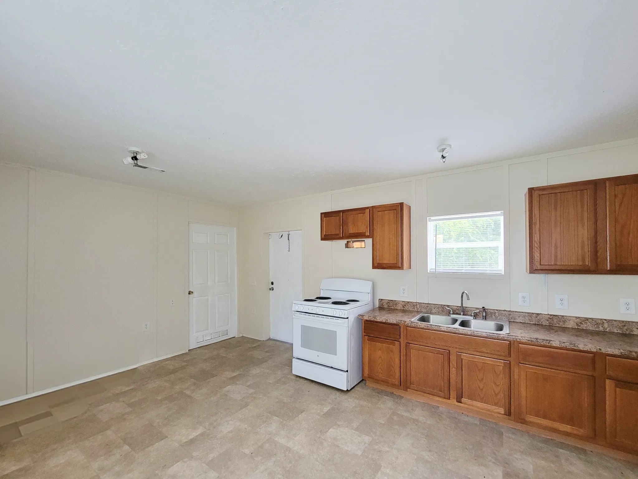 9203 Greens A Property Photo 20