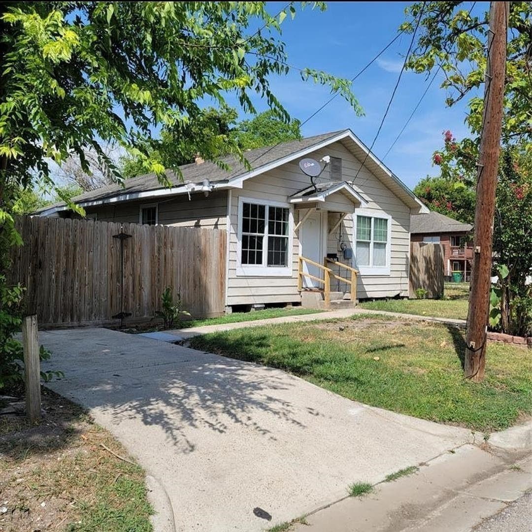 218 E Hunnicutt Street Property Photo 1