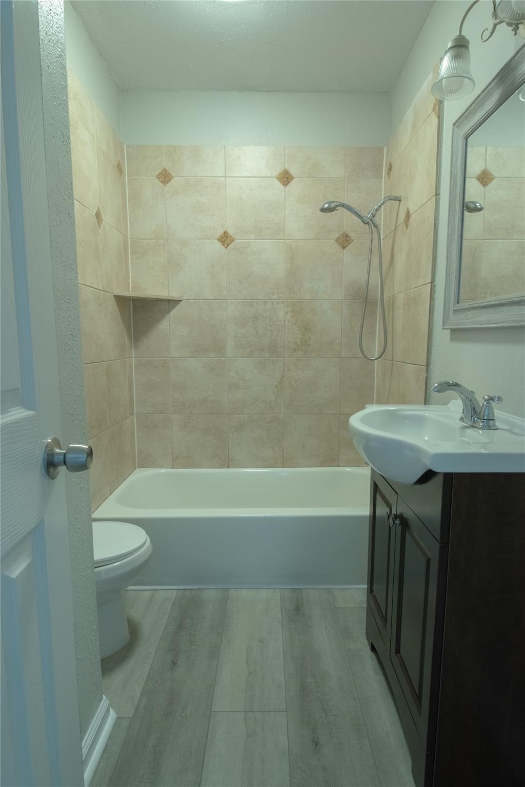218 E Hunnicutt Street Property Photo 6