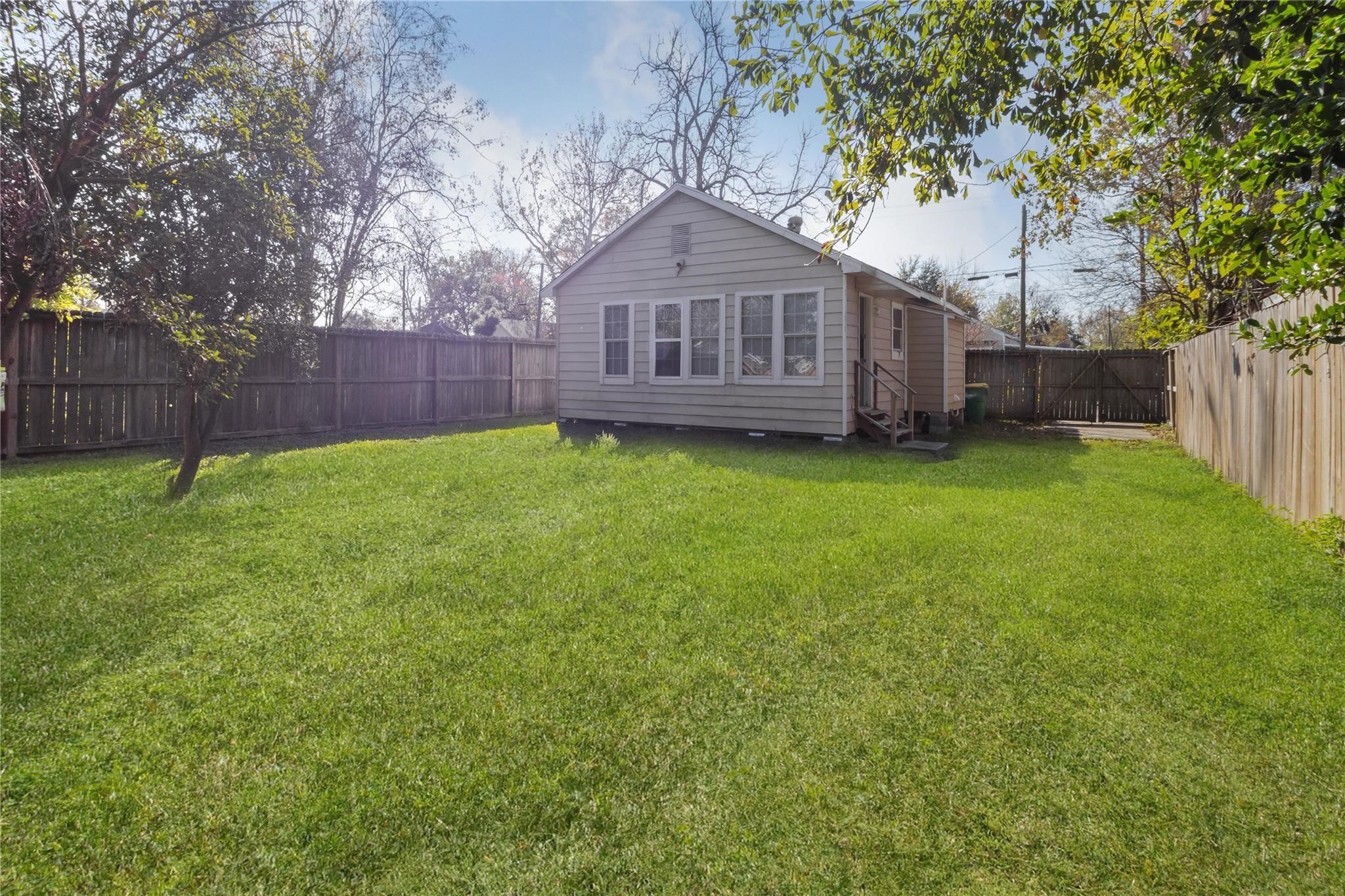 218 E Hunnicutt Street Property Photo 11