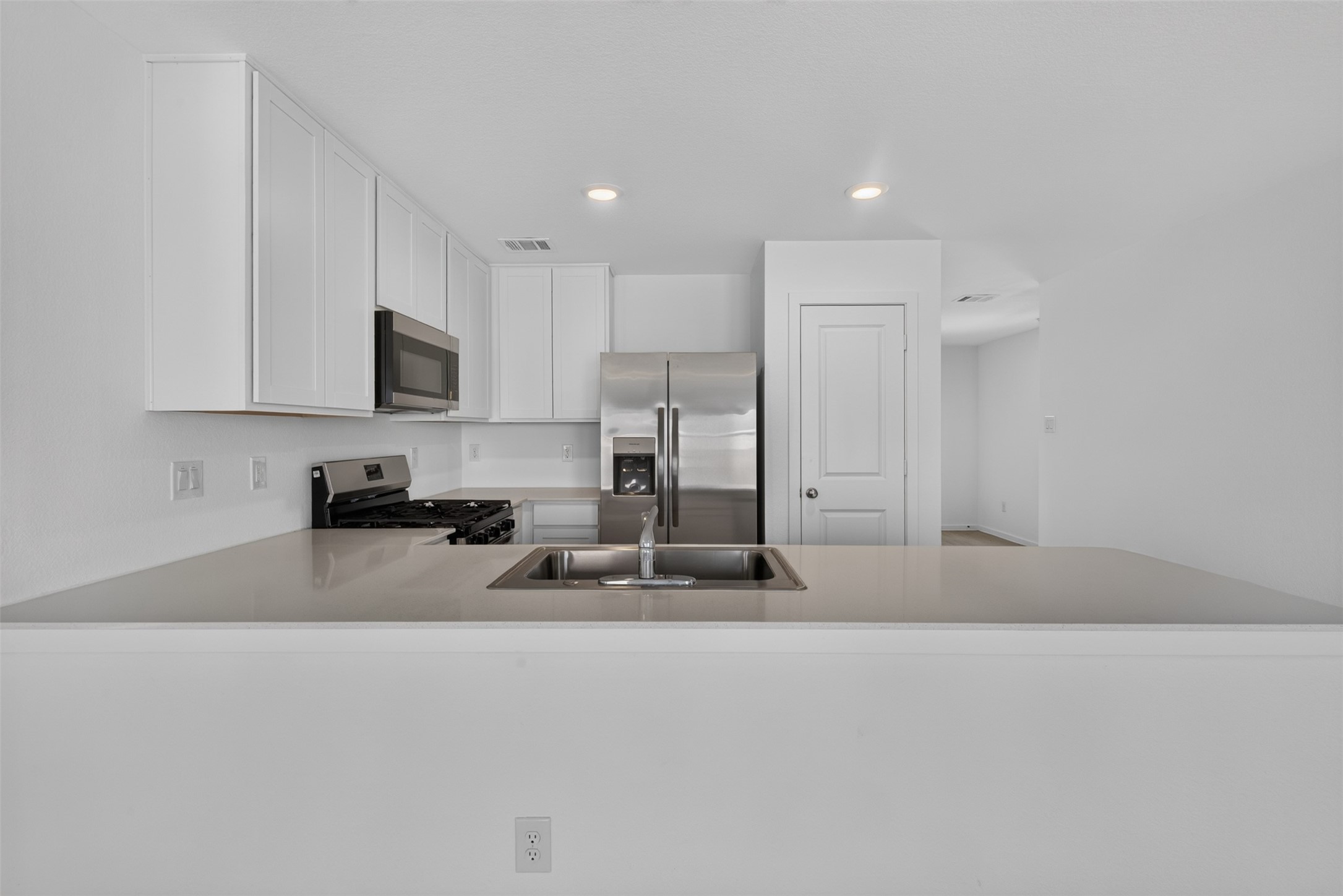 10406 Rocky Trail Property Photo 9