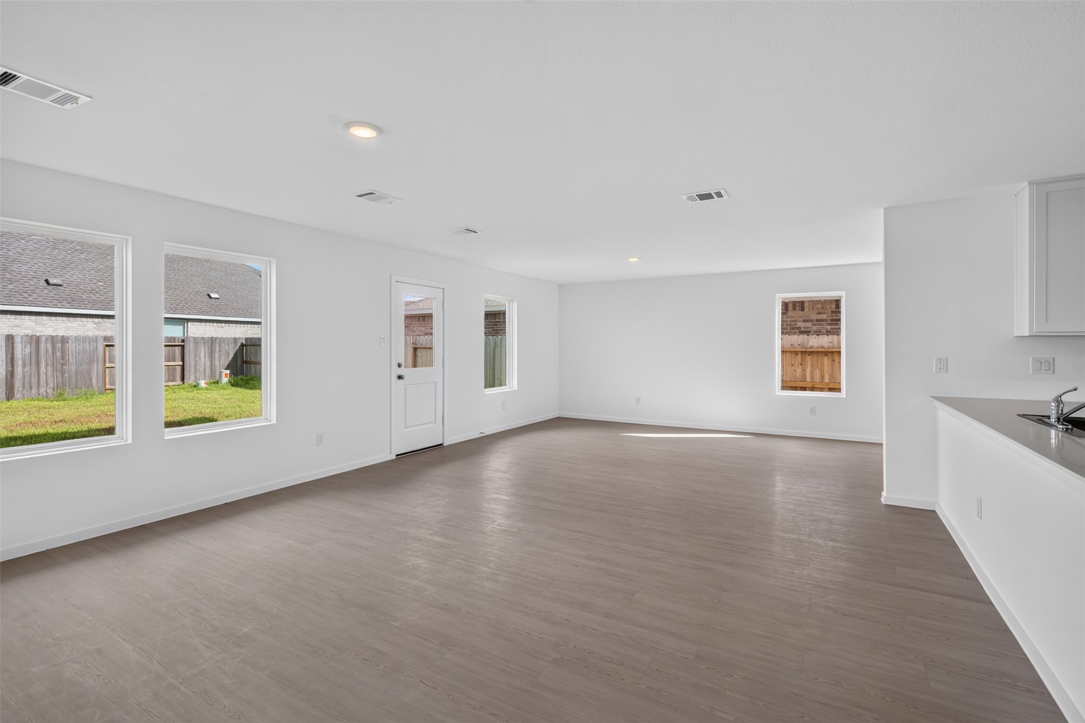 10406 Rocky Trail Property Photo 10