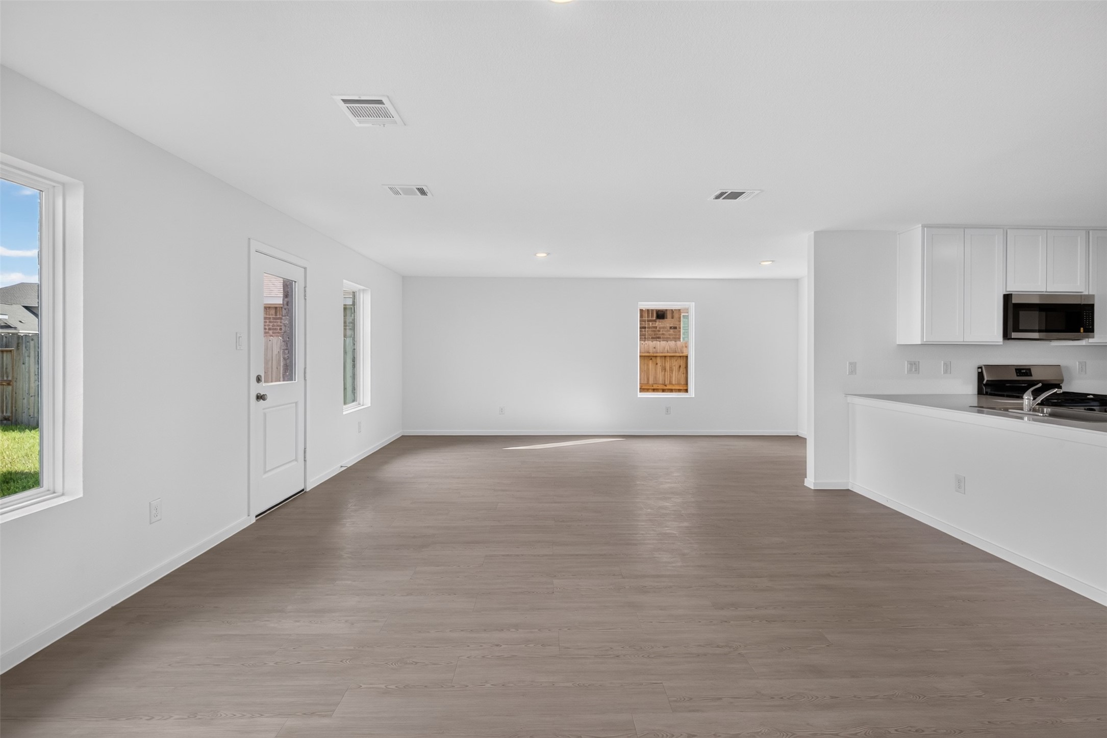 10406 Rocky Trail Property Photo 11