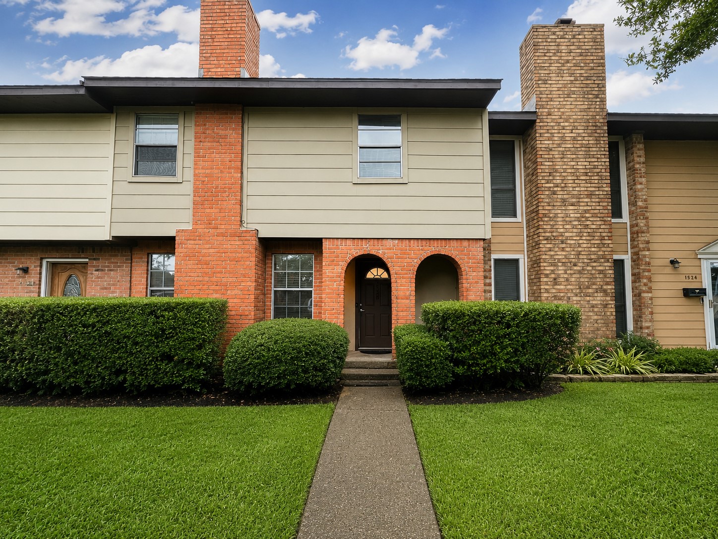 1528 Silverpines Road 528 Property Photo 1