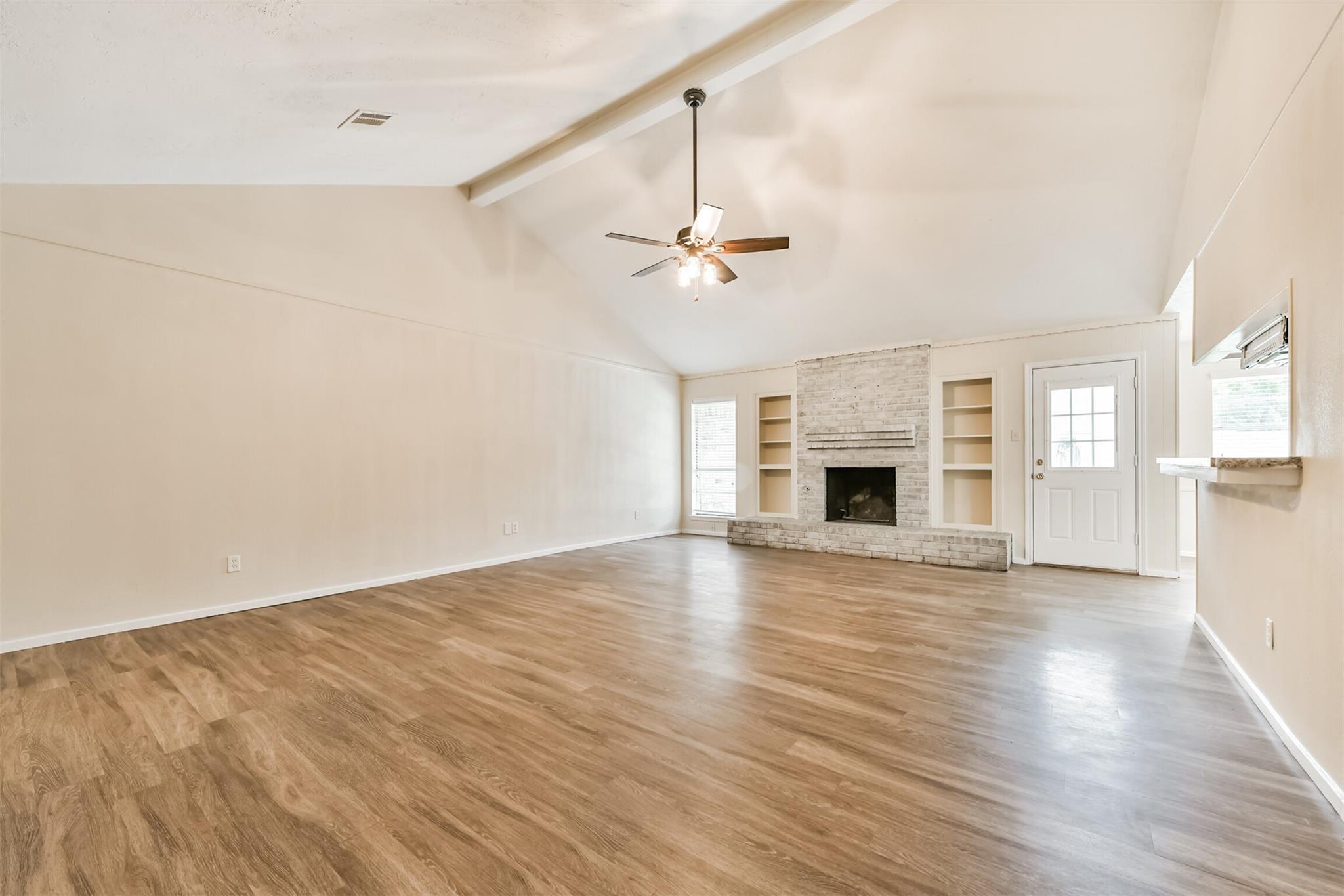 2230 E Clare Street Property Photo 7