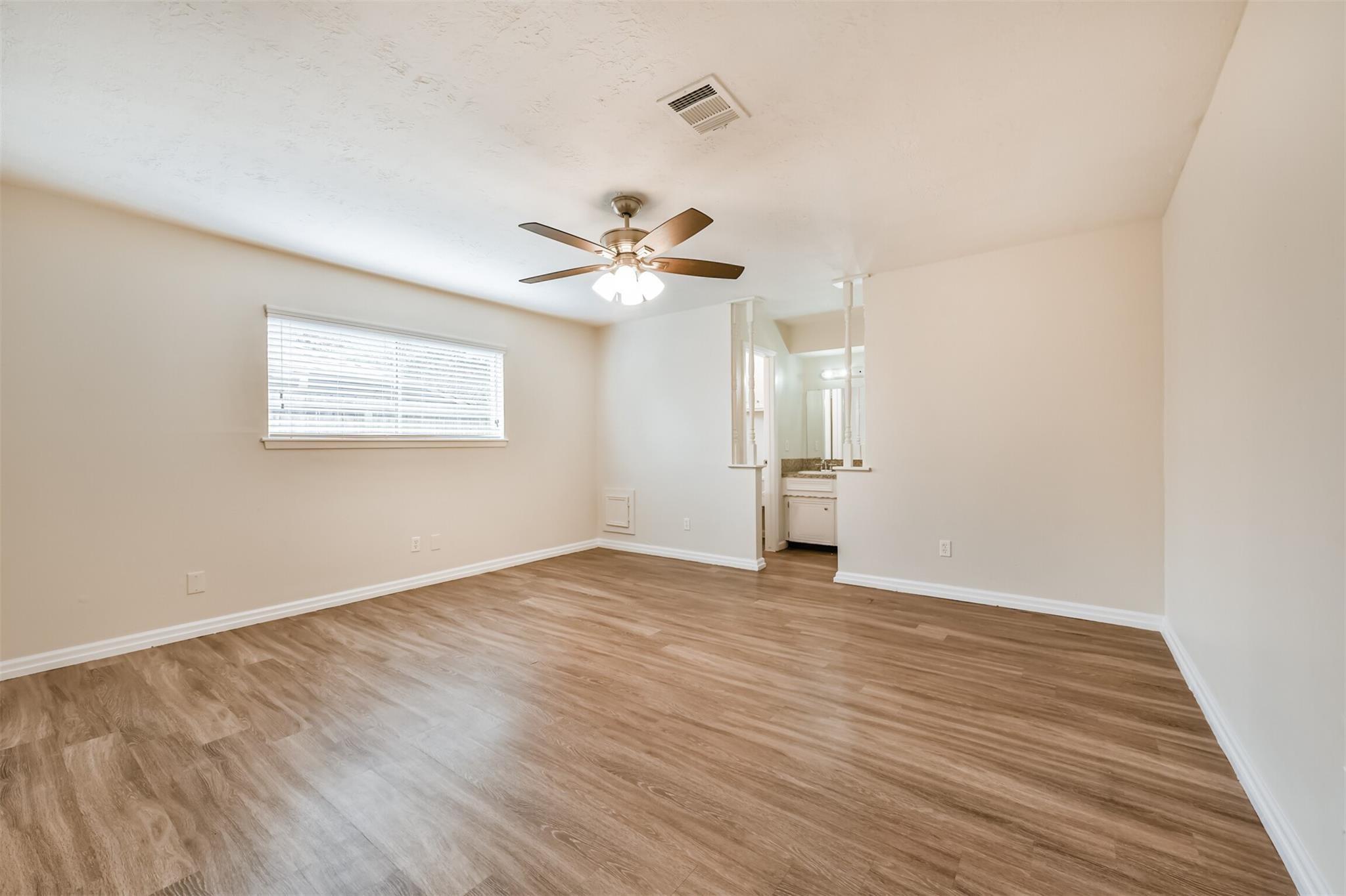 2230 E Clare Street Property Photo 12