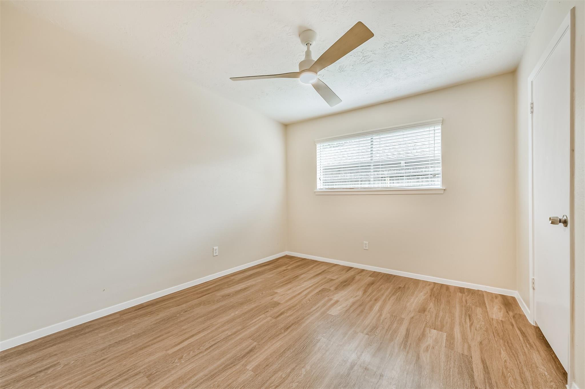2230 E Clare Street Property Photo 17