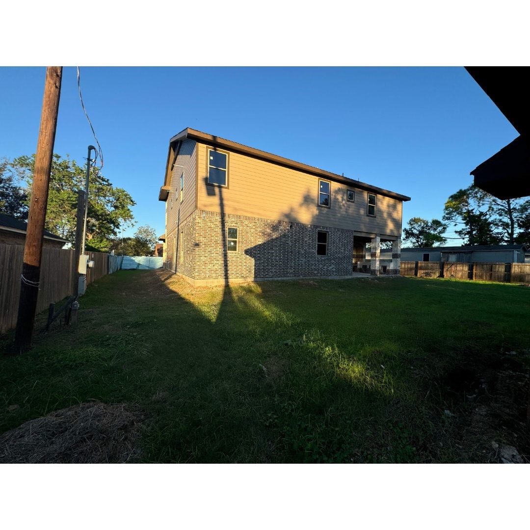 418 Center Street Property Photo 3