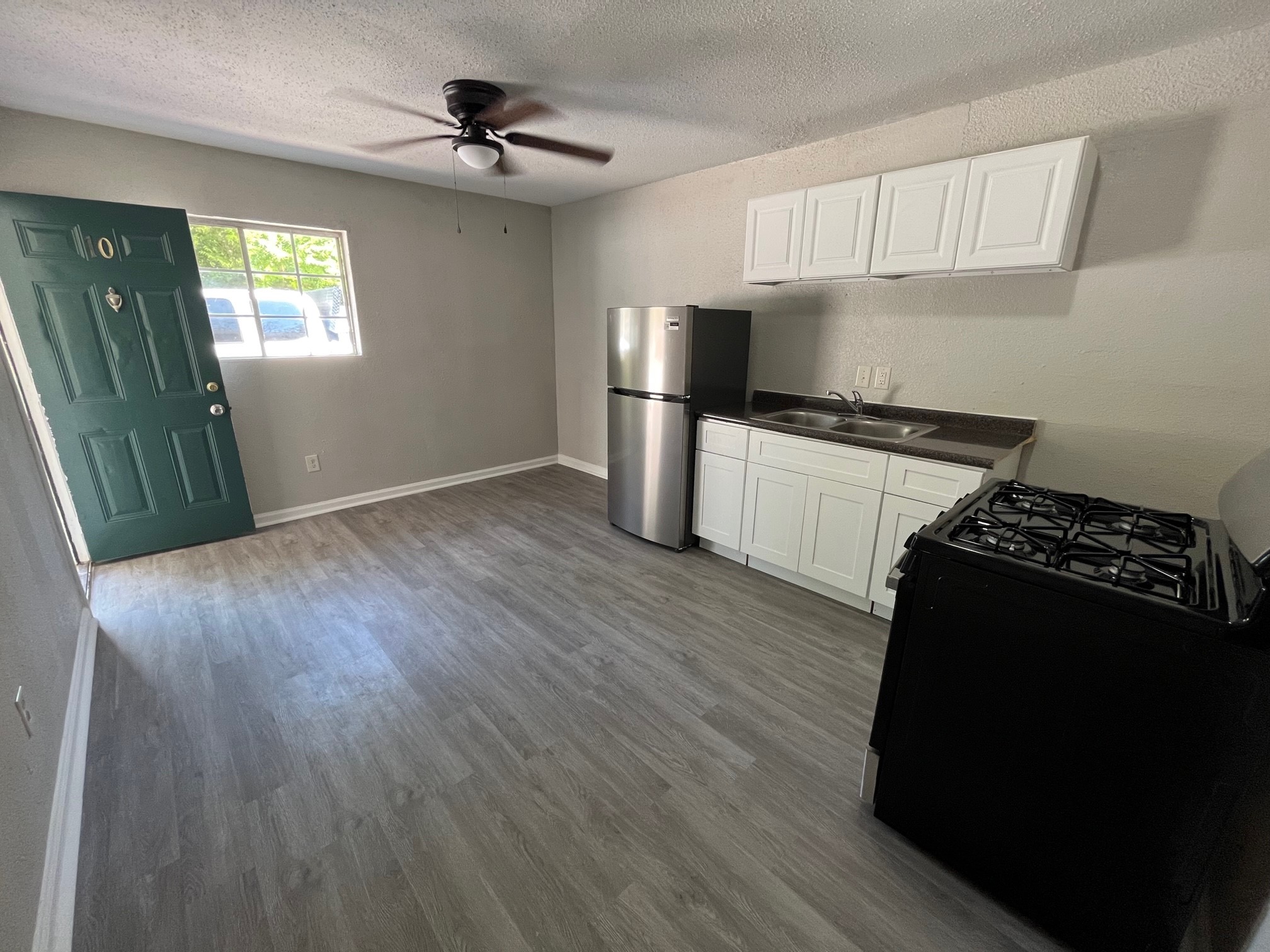 4831 Sycamore Avenue 16 Property Photo 2