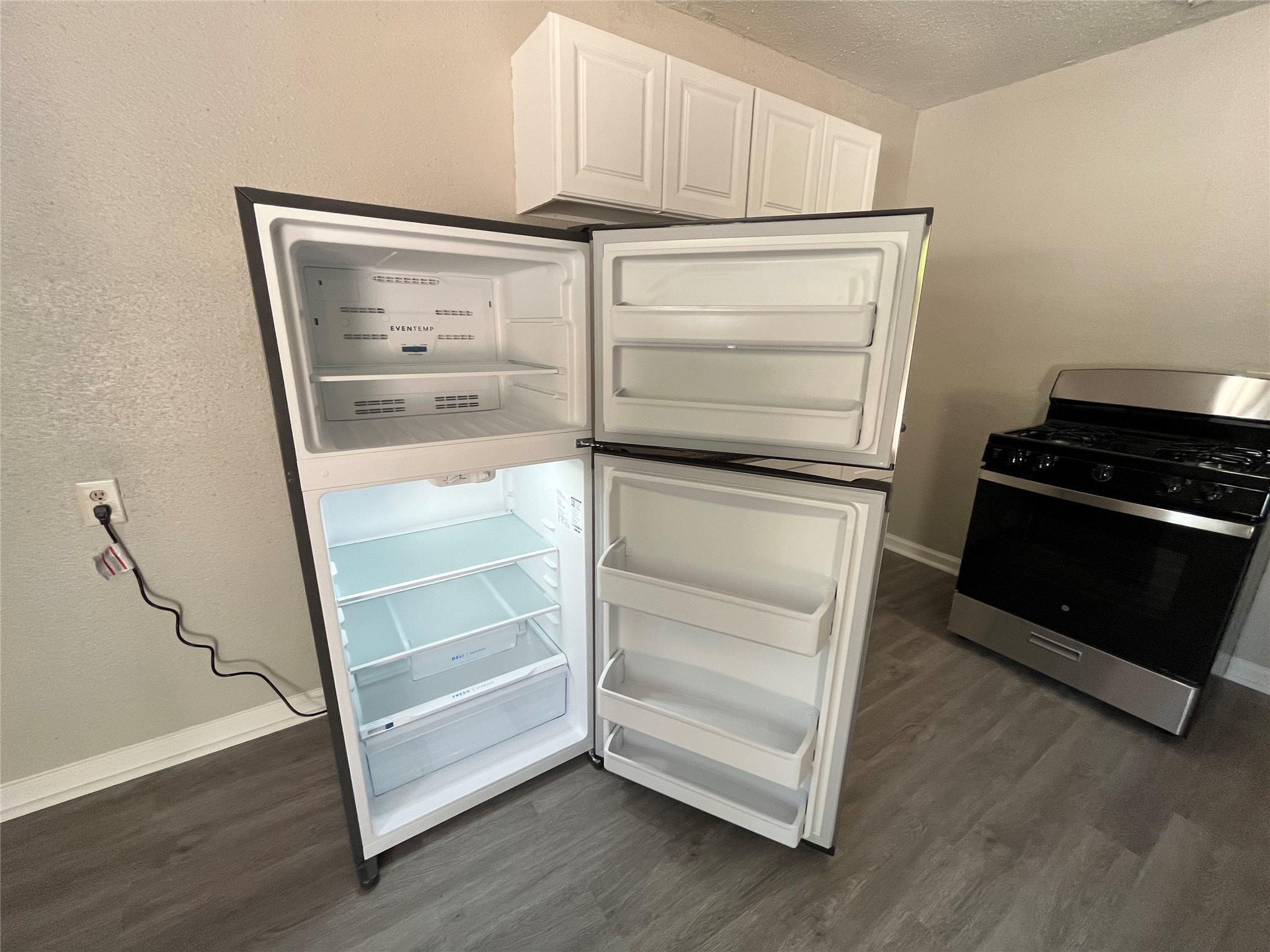 4831 Sycamore Avenue 16 Property Photo 5