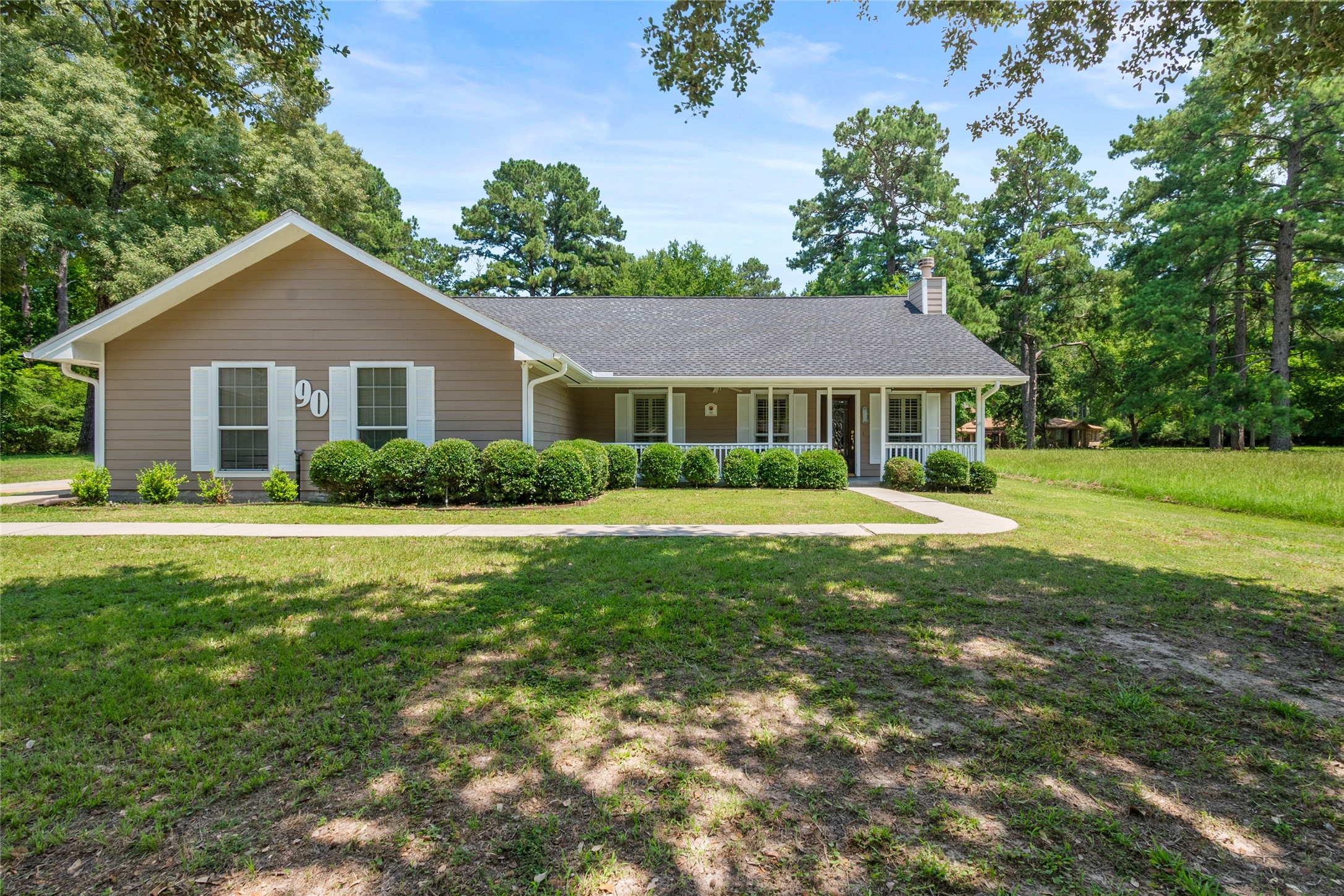90 Westwood Drive E