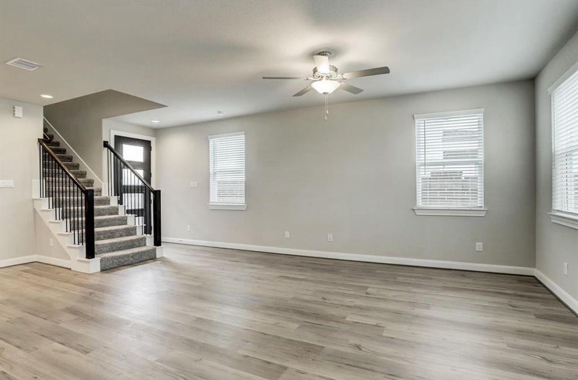 9826 Magnolia Village Lane Property Photo 3