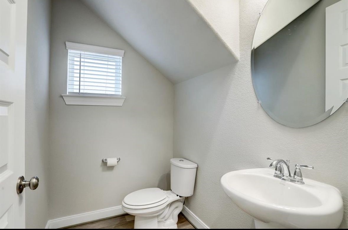 9826 Magnolia Village Lane Property Photo 5