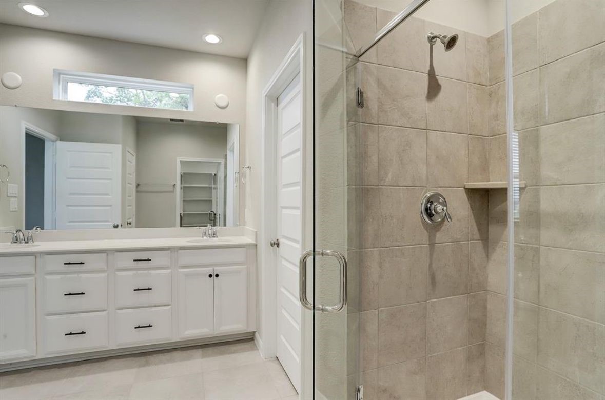 9826 Magnolia Village Lane Property Photo 11
