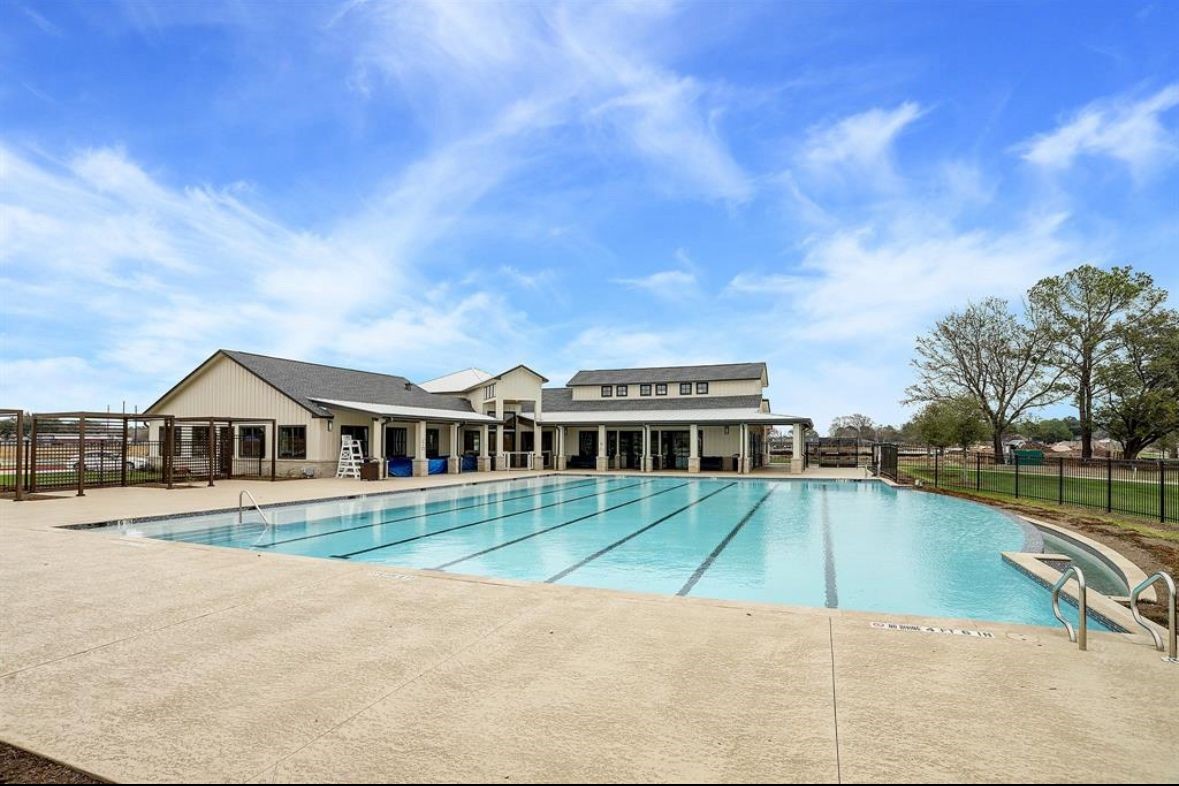 9826 Magnolia Village Lane Property Photo 15