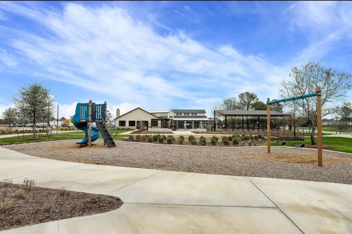 9826 Magnolia Village Lane Property Photo 17