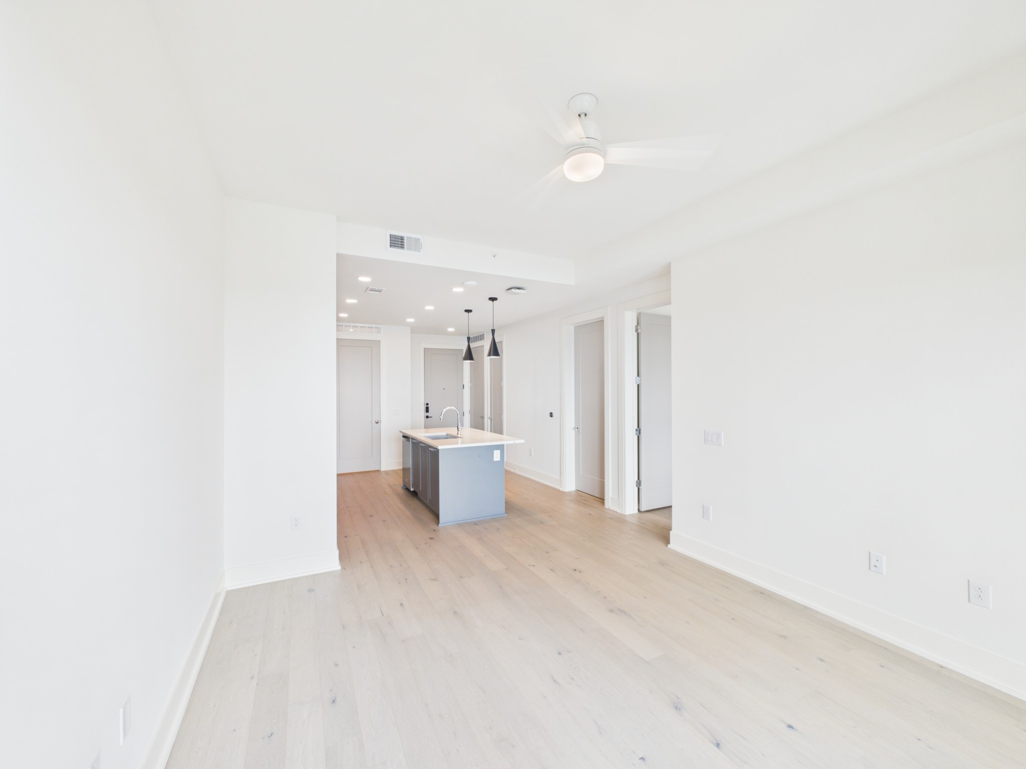 929 Westcott 604 Property Photo 6