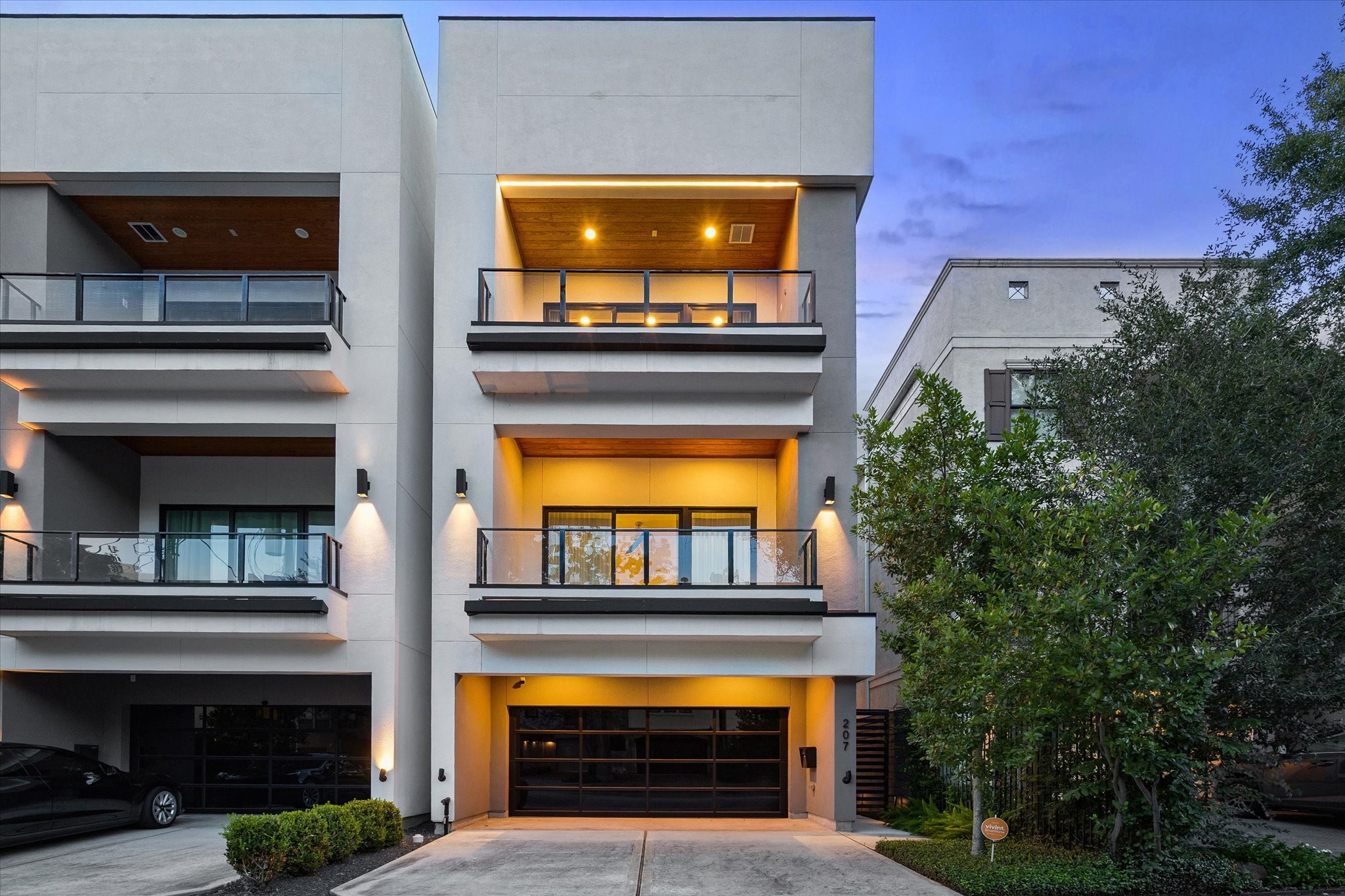 207 Birdsall Street Property Photo 1