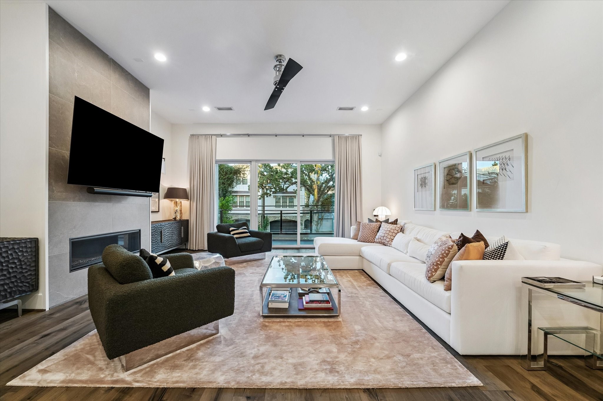 207 Birdsall Street Property Photo 2