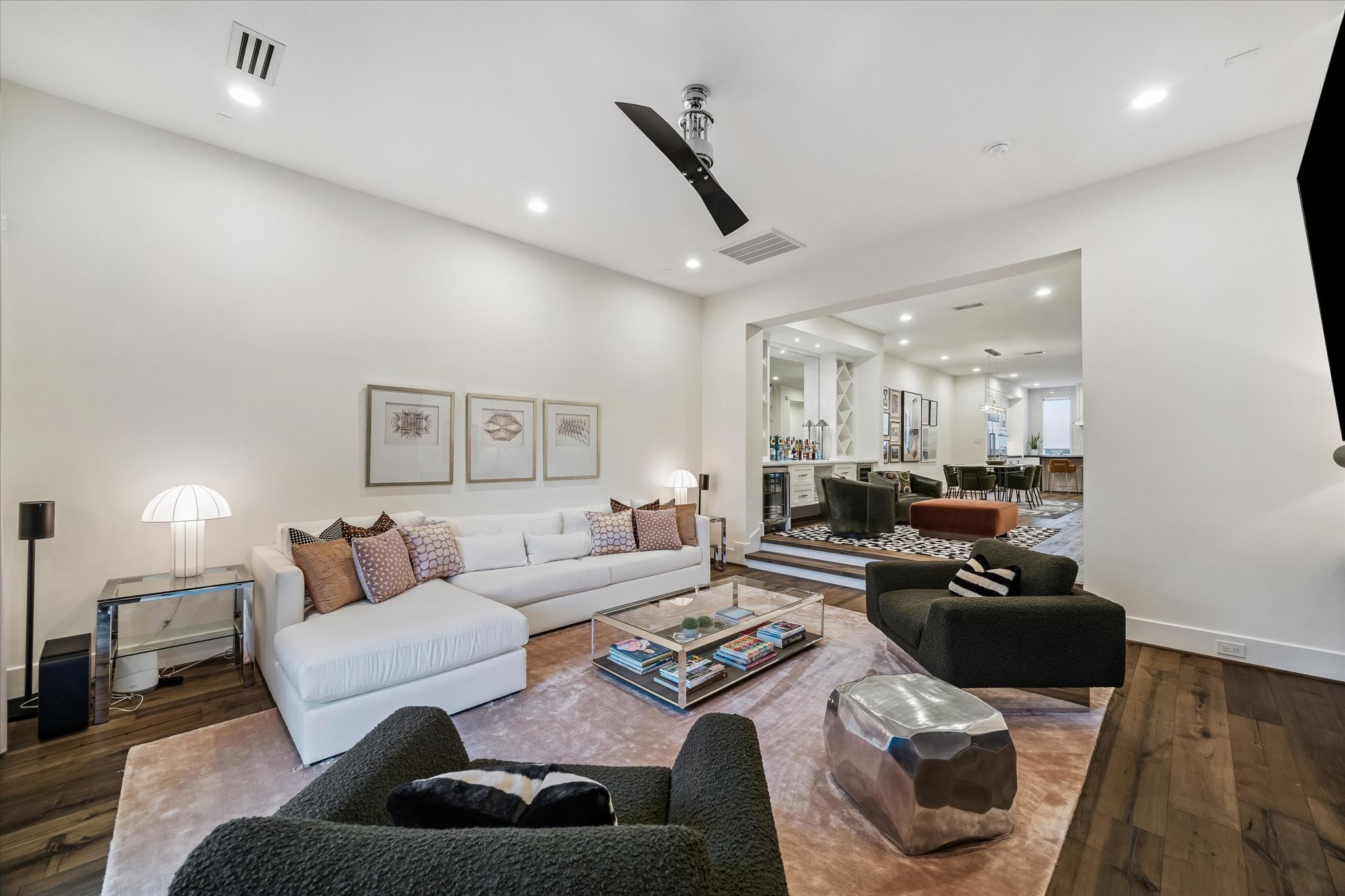 207 Birdsall Street Property Photo 8