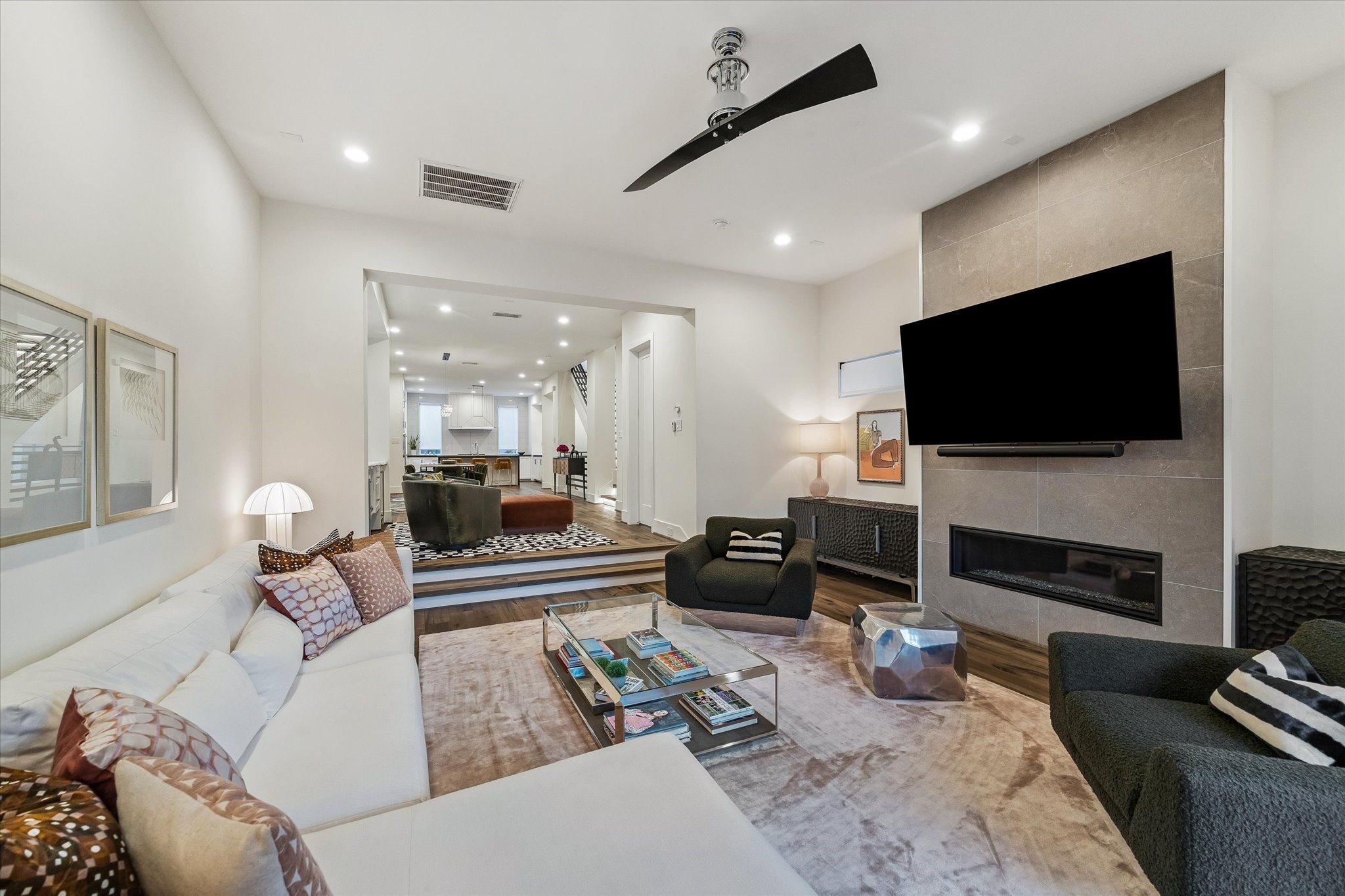 207 Birdsall Street Property Photo 9
