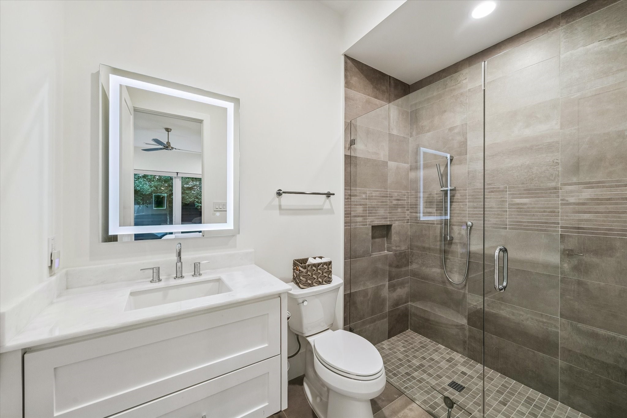 207 Birdsall Street Property Photo 28