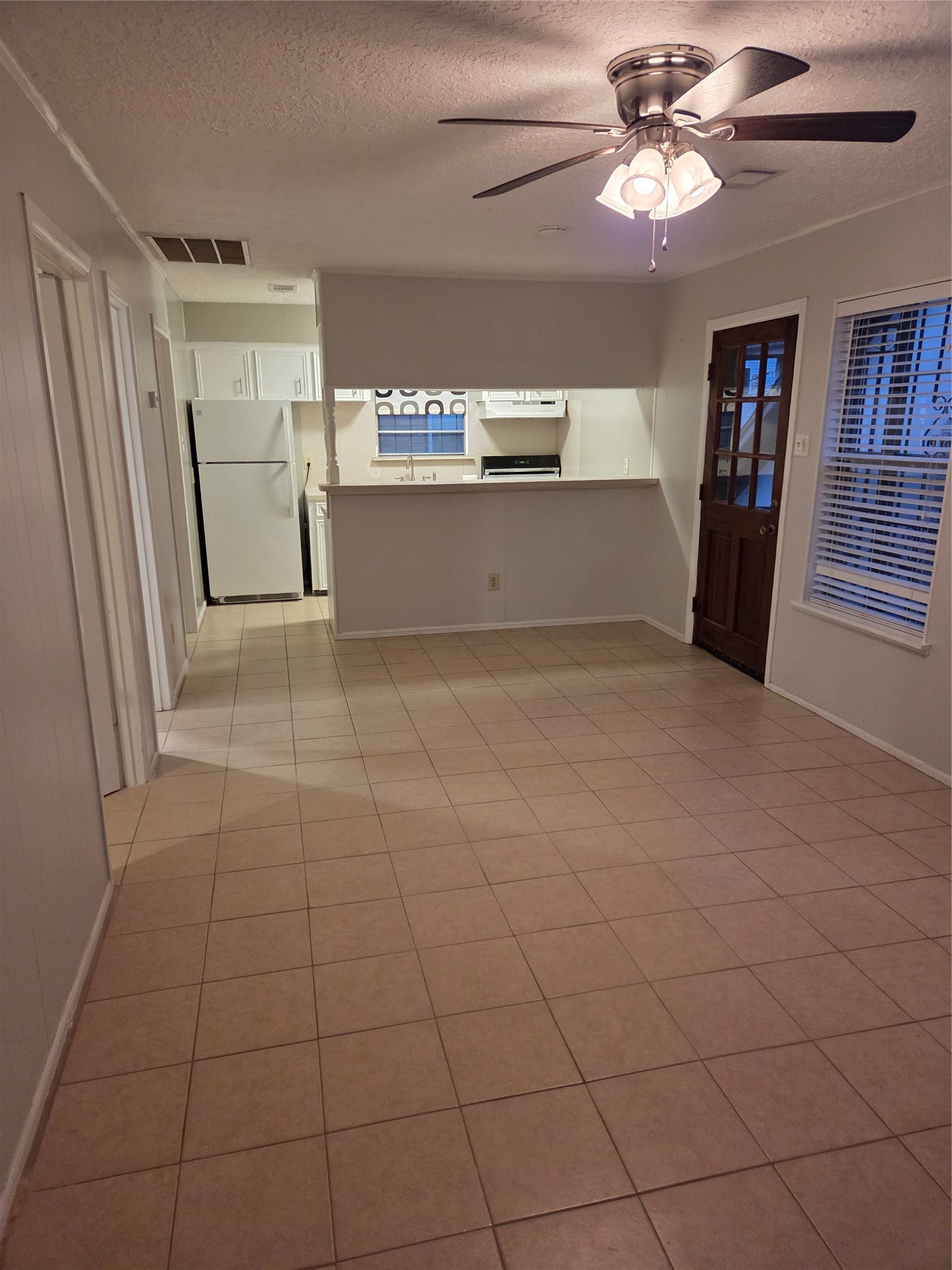 902 1/2 Euclid St Street Property Photo 9