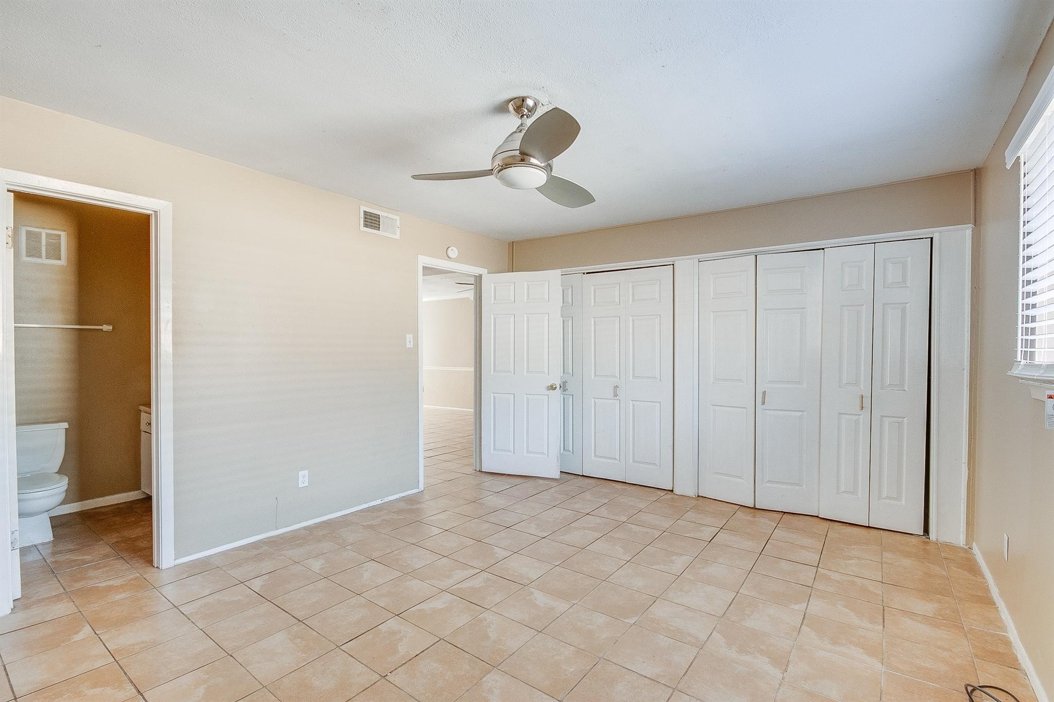 2689 Gessner Road 802 Property Photo 9
