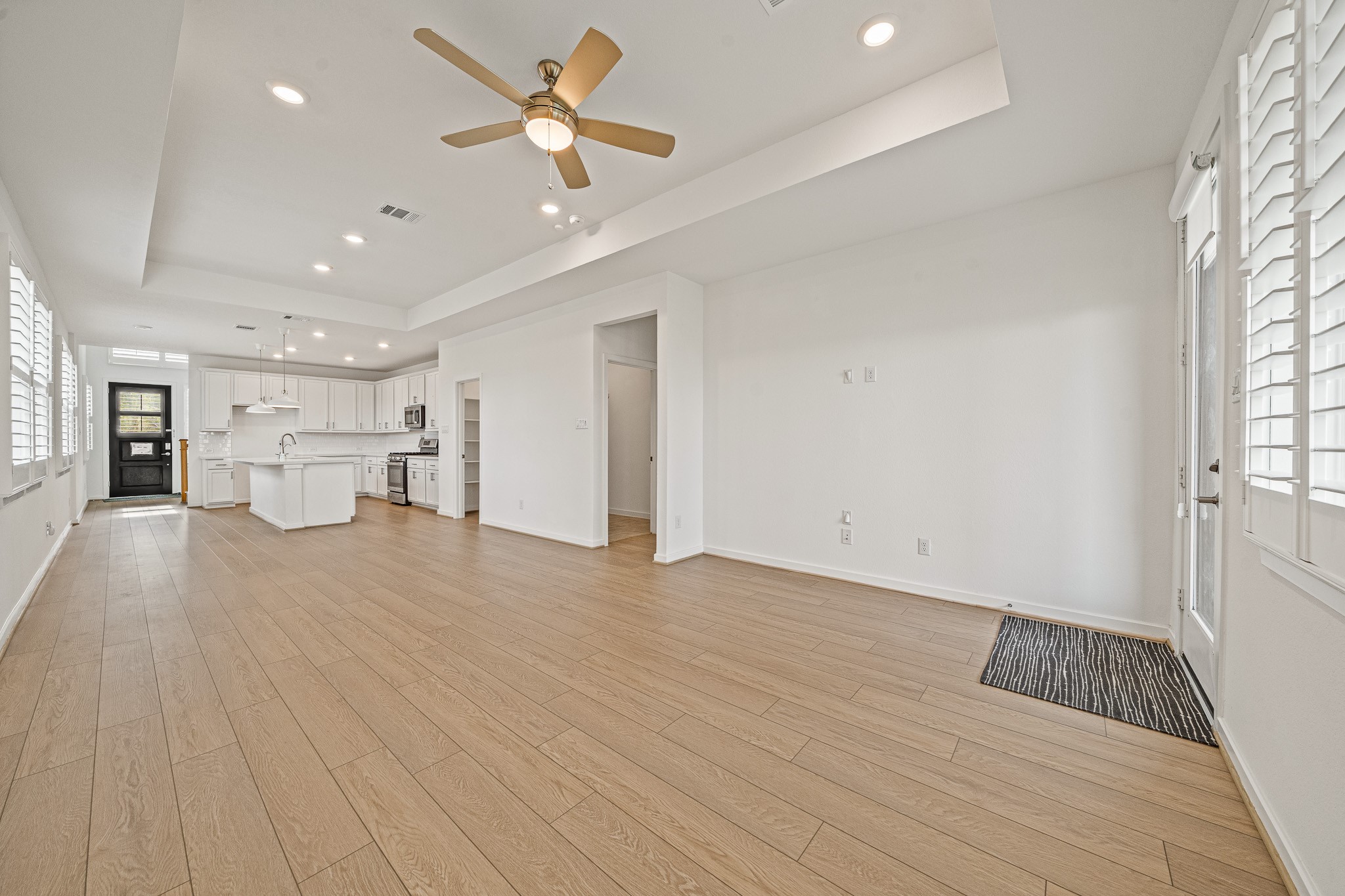 17602 Carnation Glen Drive Property Photo 9